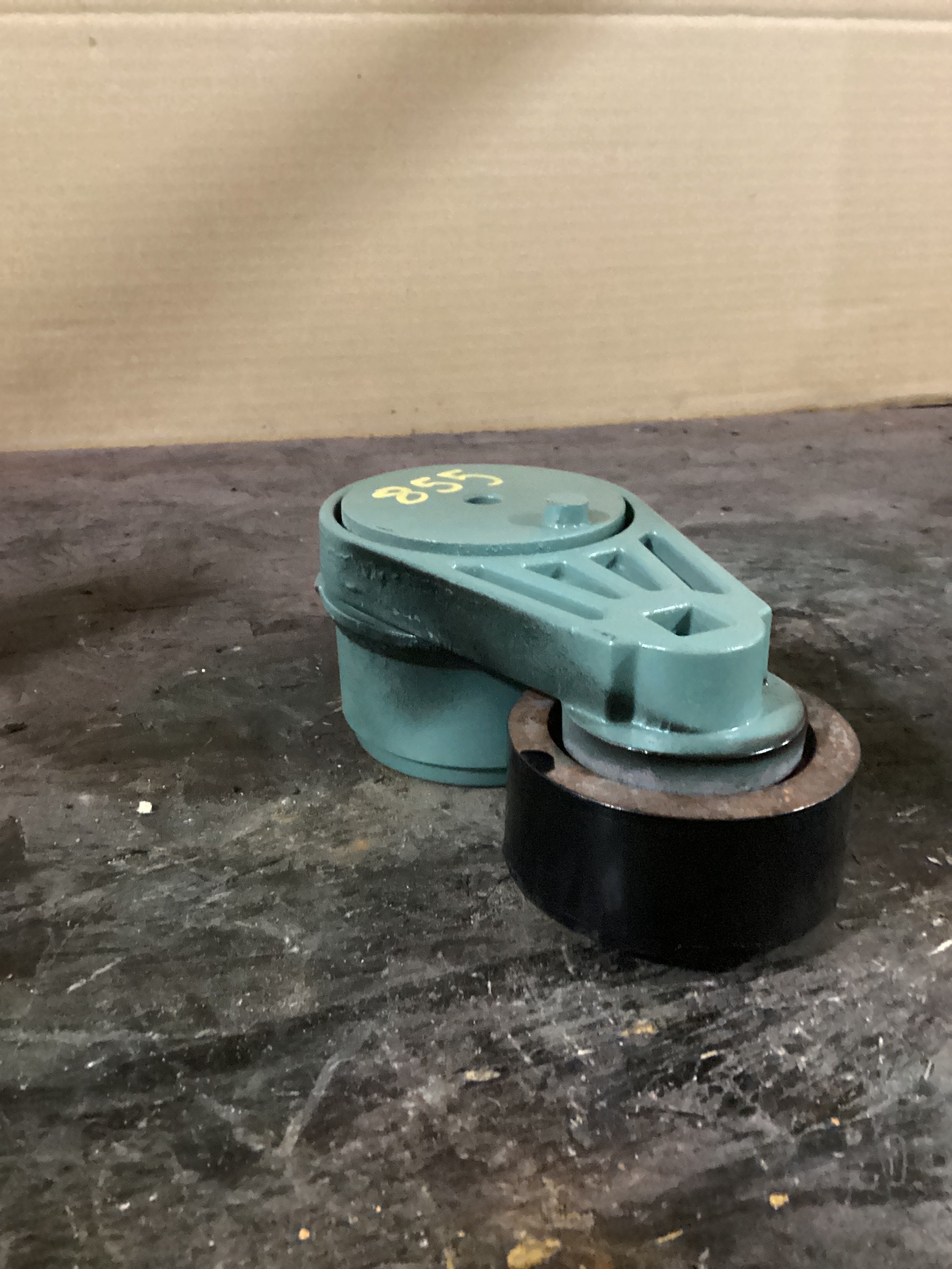 USED | ENGINE BELT TENSIONER MERCEDES | SKU855