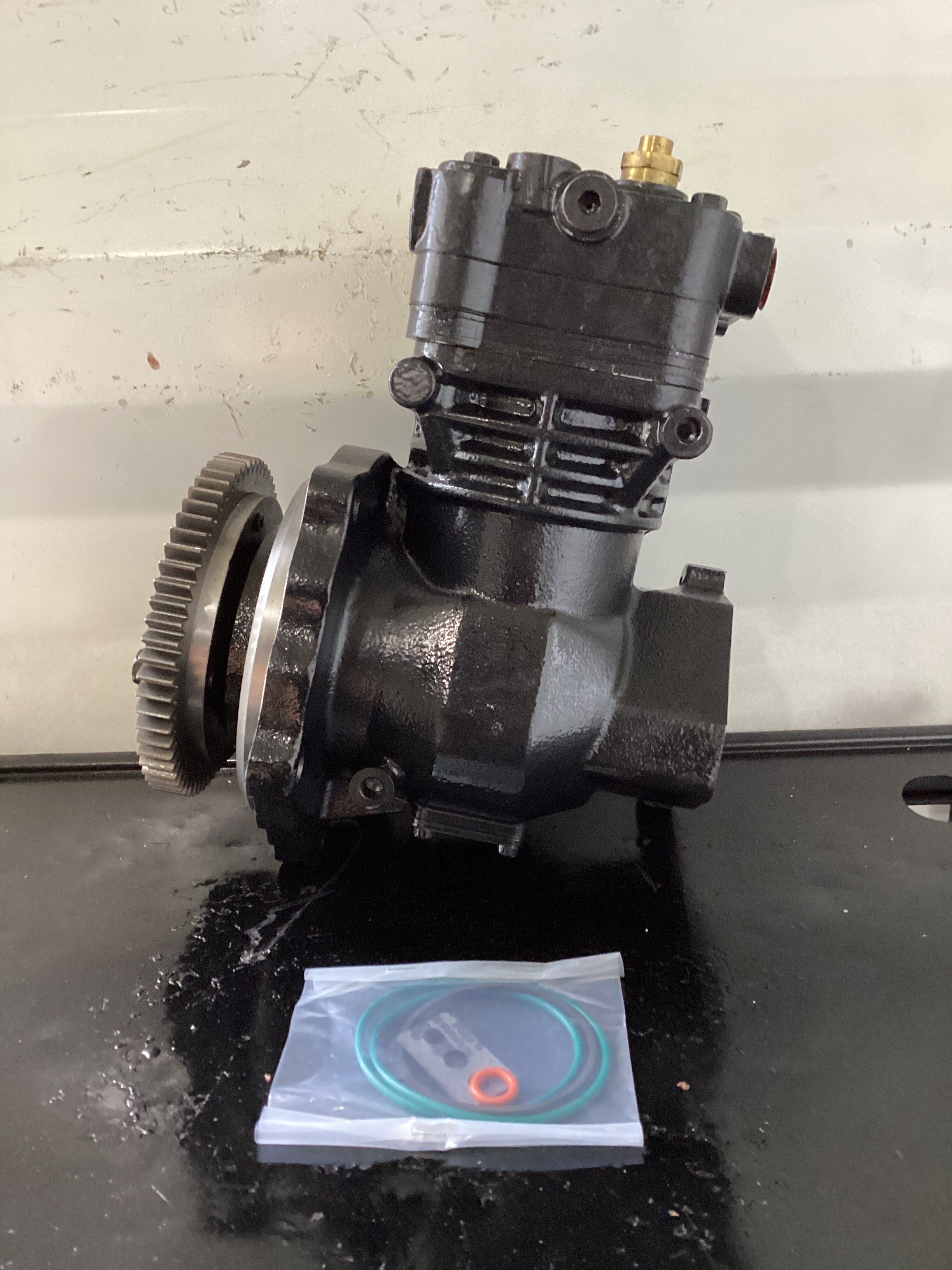 NEW | AIR COMPRESSOR 14 L DETROIT | SKU310