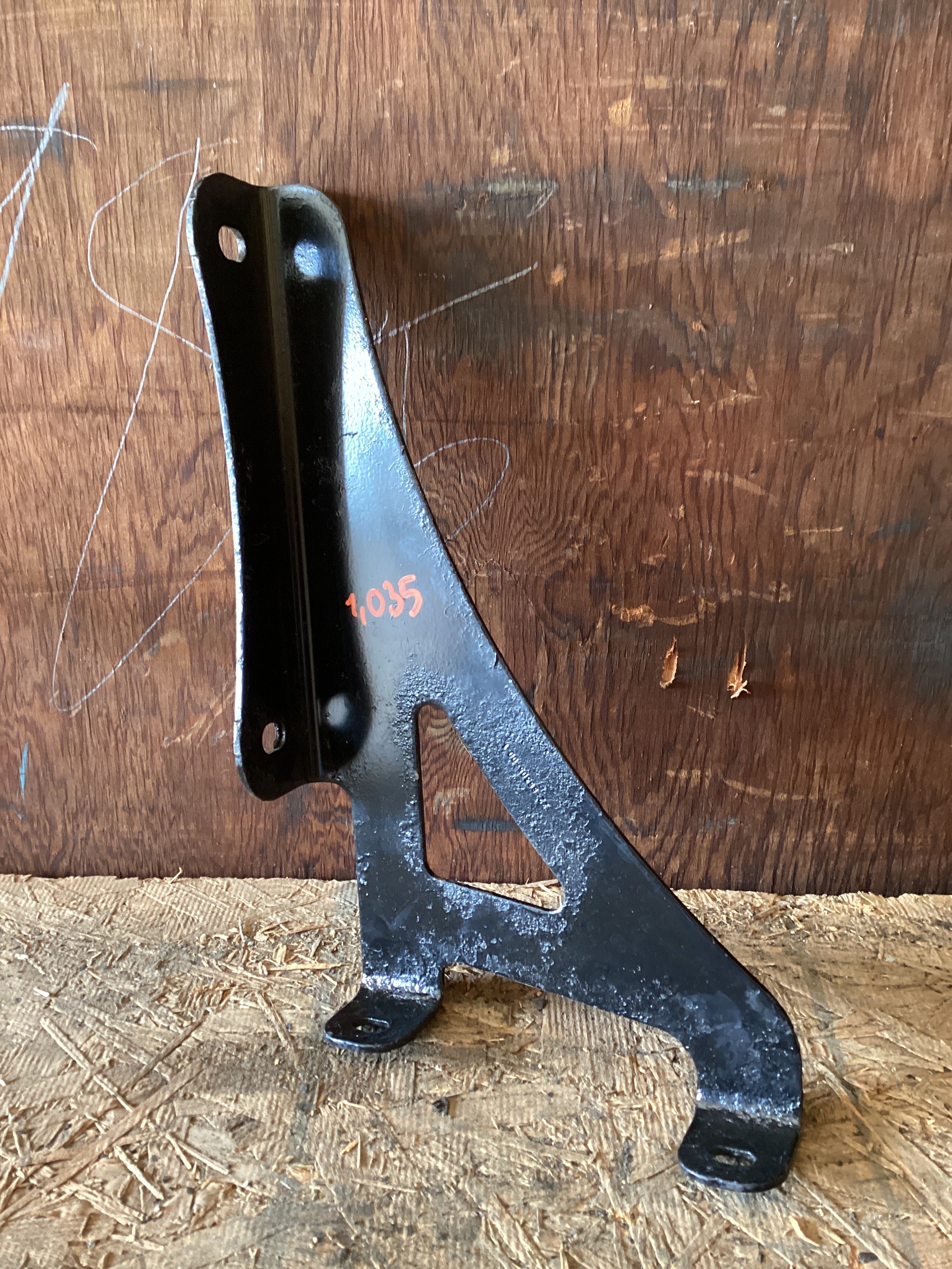 USED | EXTENDER FAIRING MOUNTING BRACKET FREIGHTLINER | SKU1,035