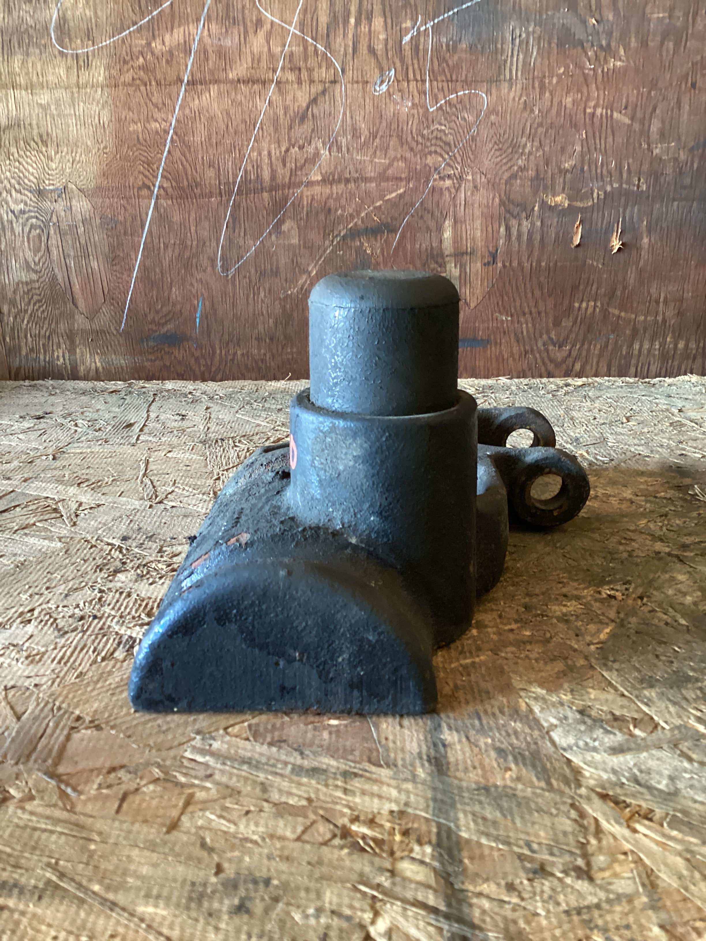 USED | FRONT SUSPENSION SHOCK MOUNT RHS VOLVO | SKU1,020