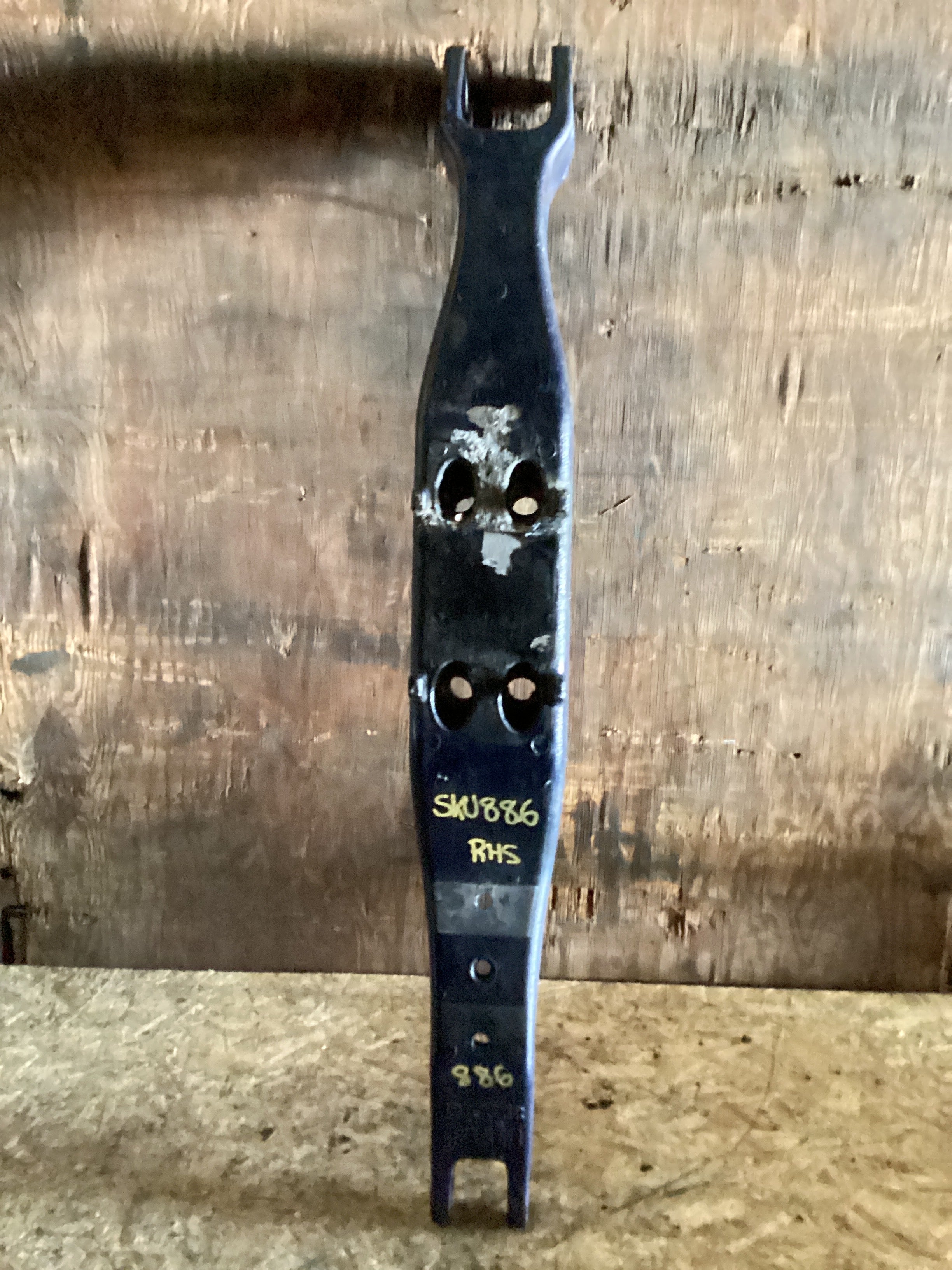 USED | REAR SUSPENSION AIR SPRING PEDESTAL RHS KENWORTH | SKU886