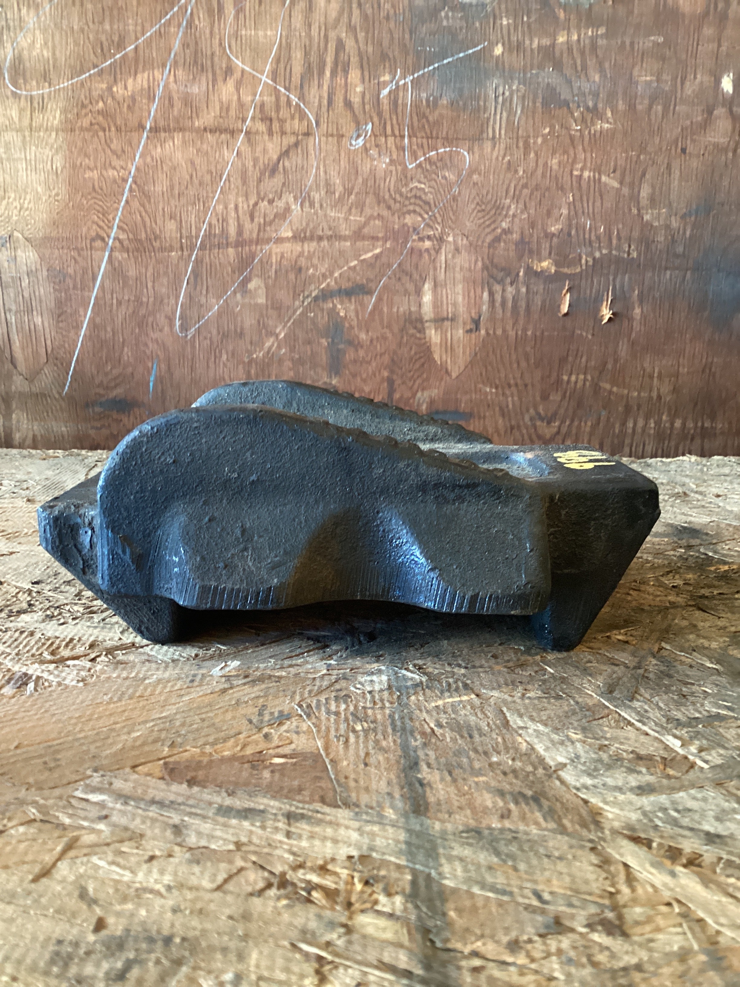 USED | REAR LEAF SPRING AXLE SEAT PLATE BRACKET INTERNATIONAL | SKU998