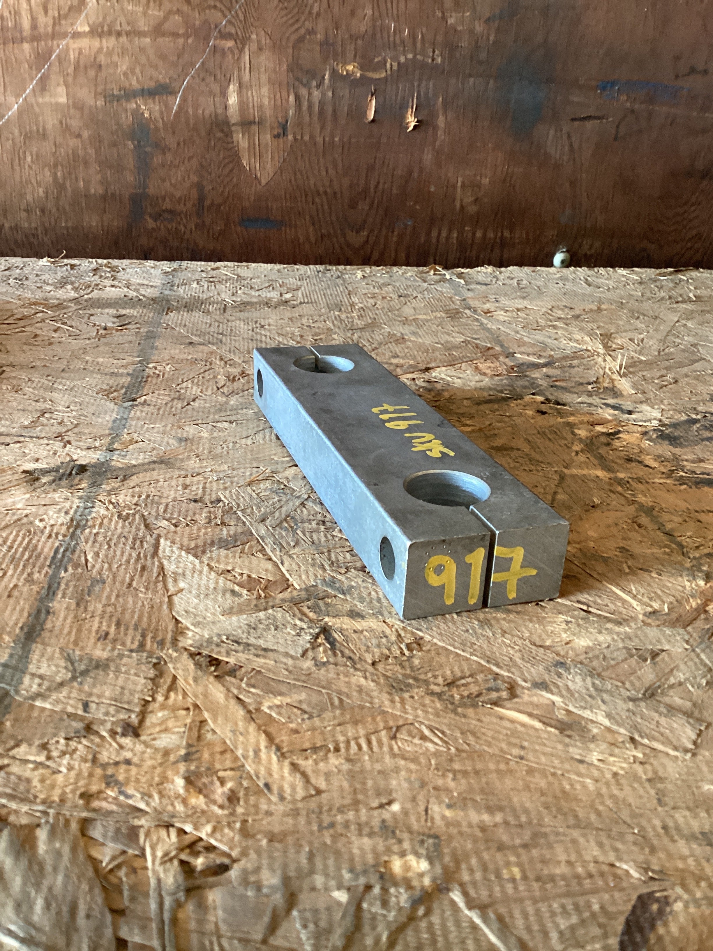 USED | LEAF SPRING SHACKLE KENWORTH | SKU917