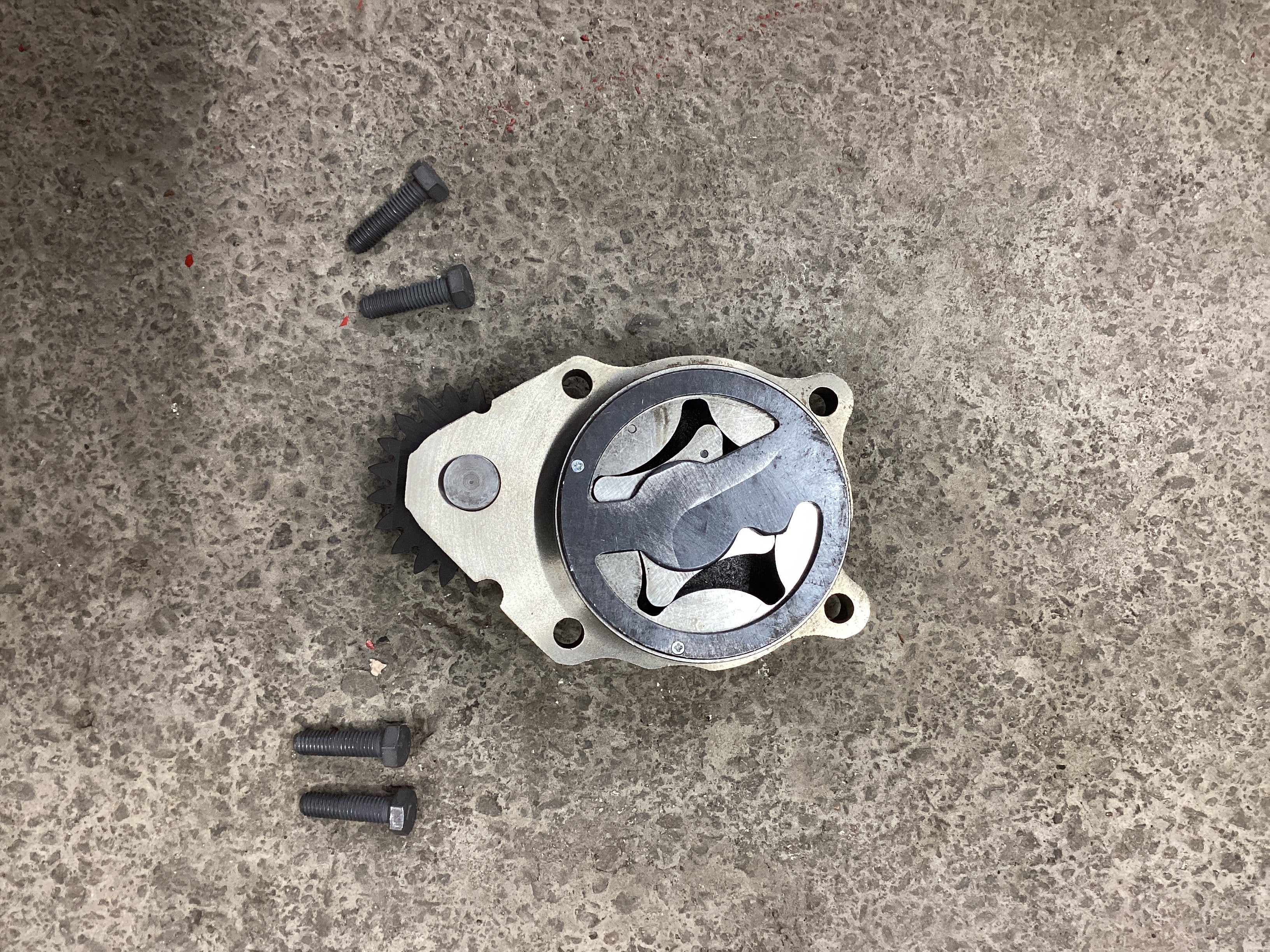 USED | ENGINE OIL GEAR PUMP CUMMINS ISB 2012 | SKU1,143