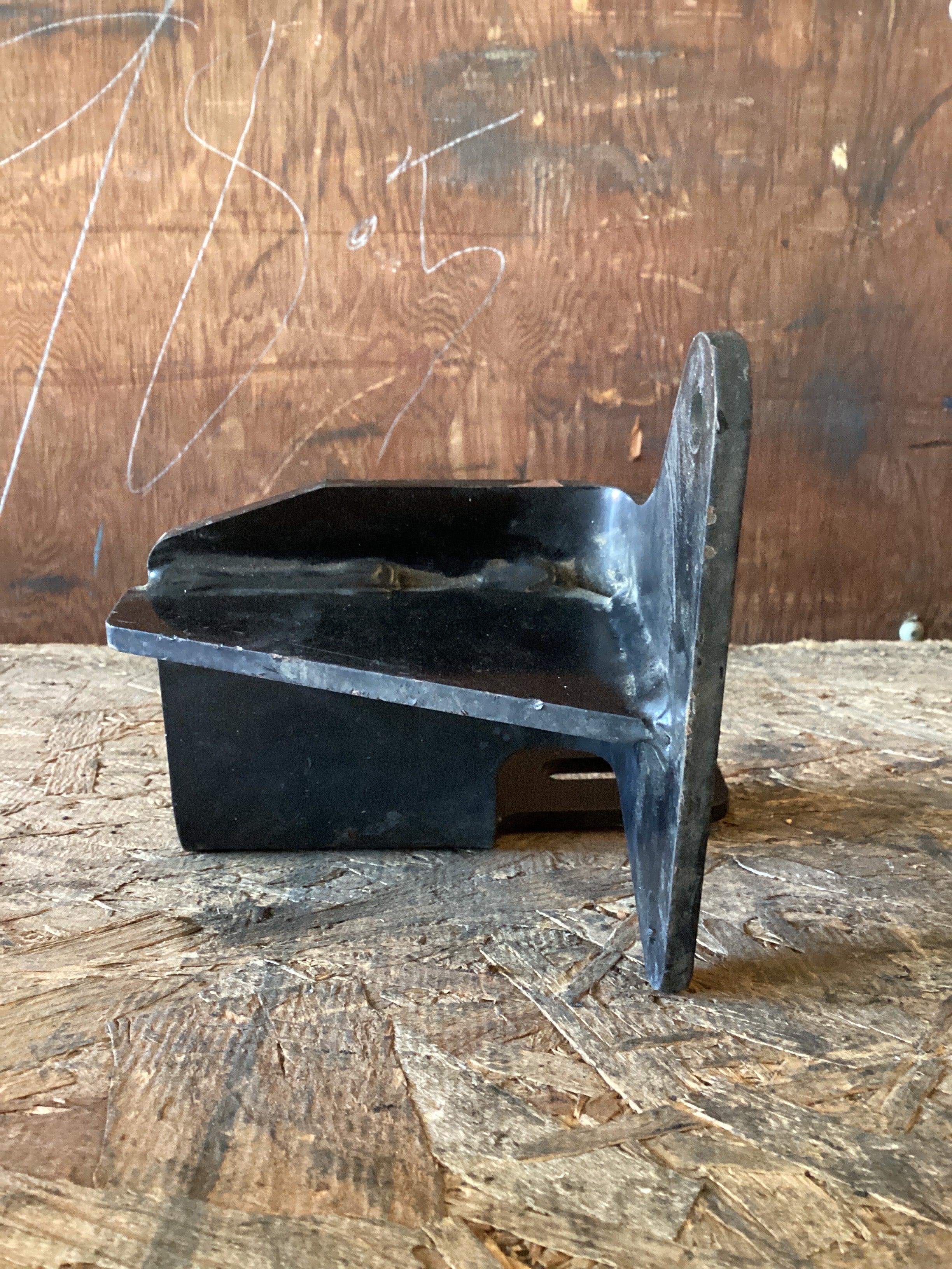 USED | FRONT BUMPER BRACKET LHS KENWORTH | SKU1,029