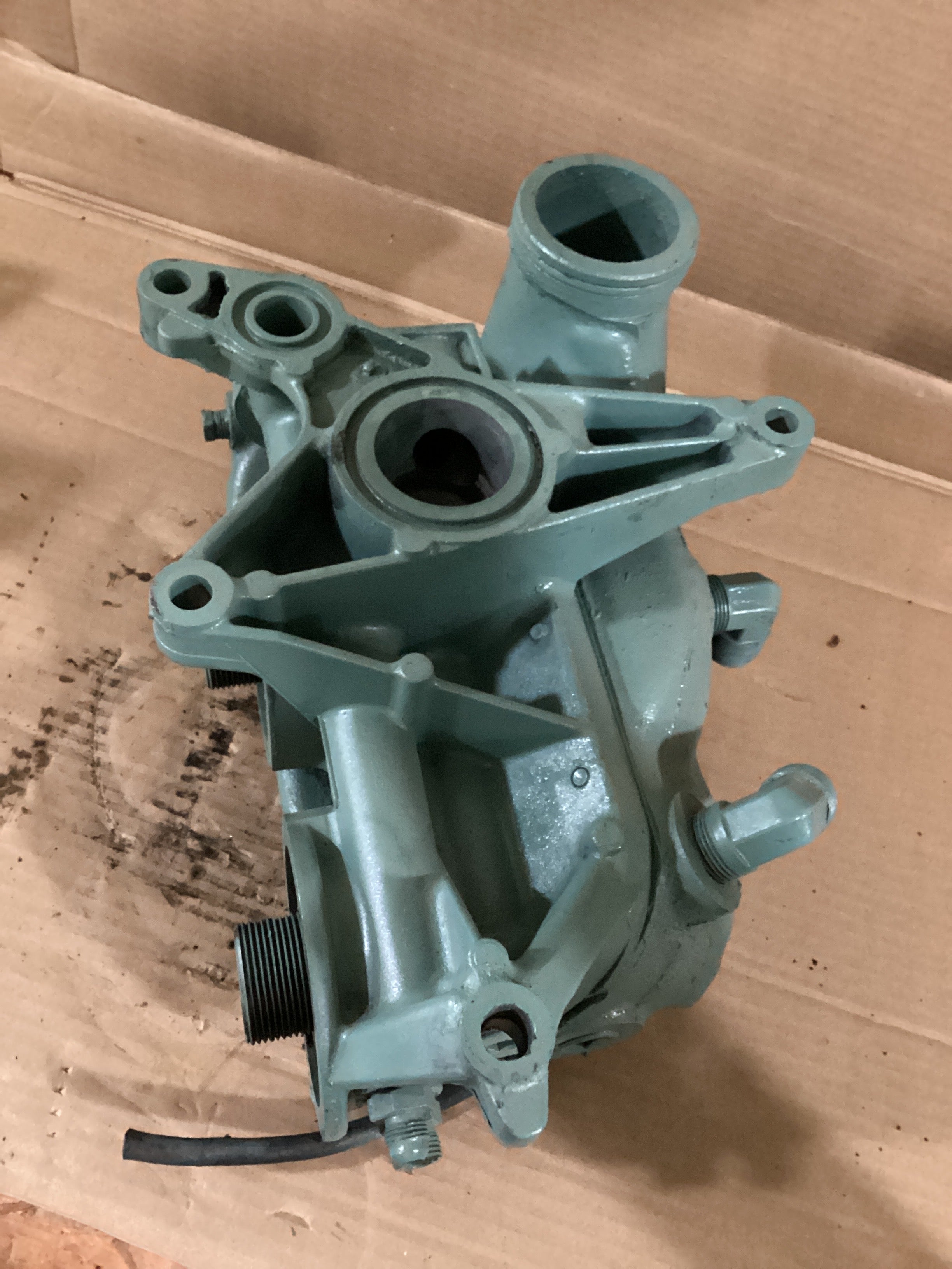 USED | OIL FILTER BASE HOUSING DETROIT 14L | SKU804