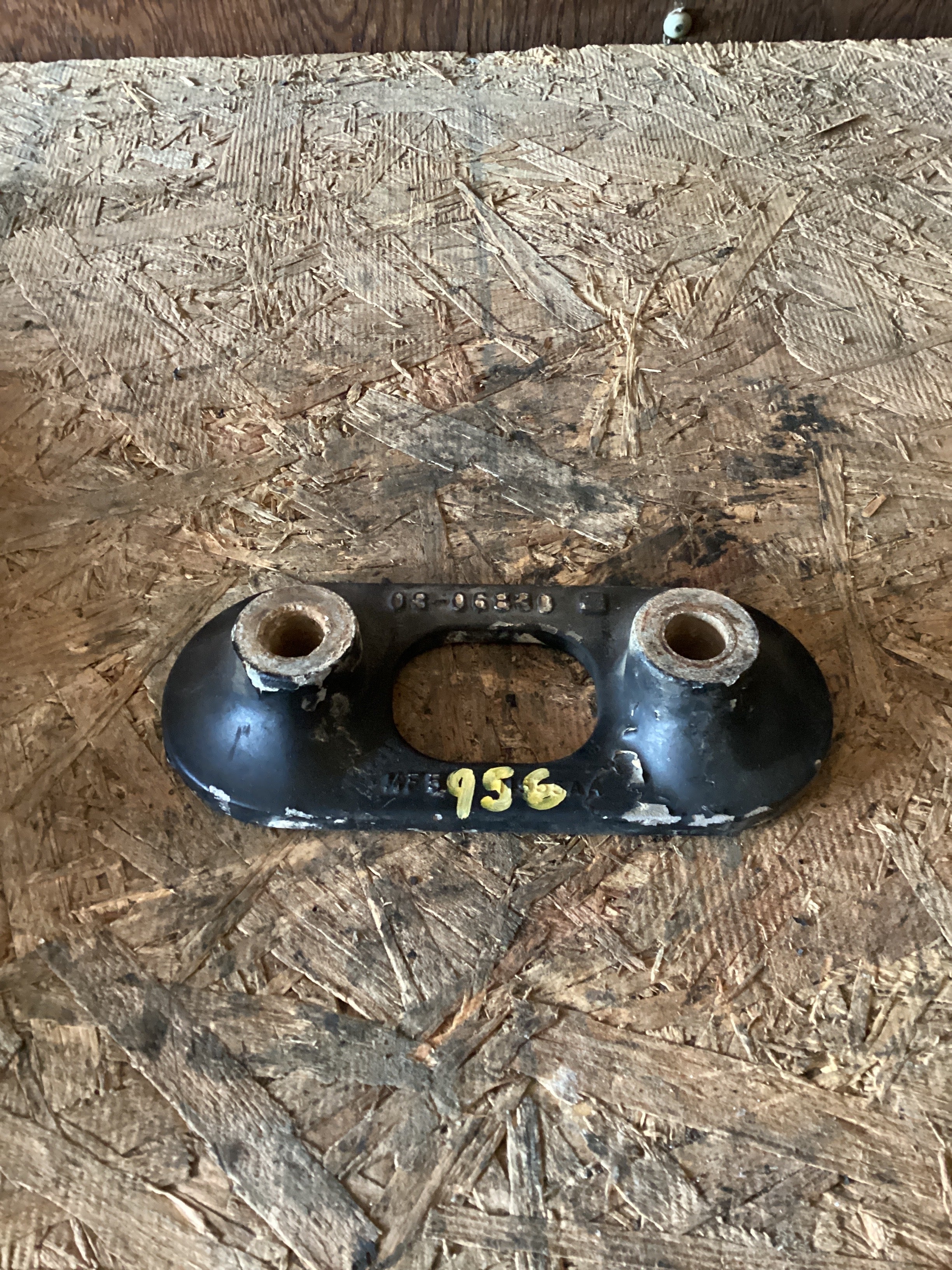 USED | TORQUE ROD BAR BRACKET KENWORTH | SKU956