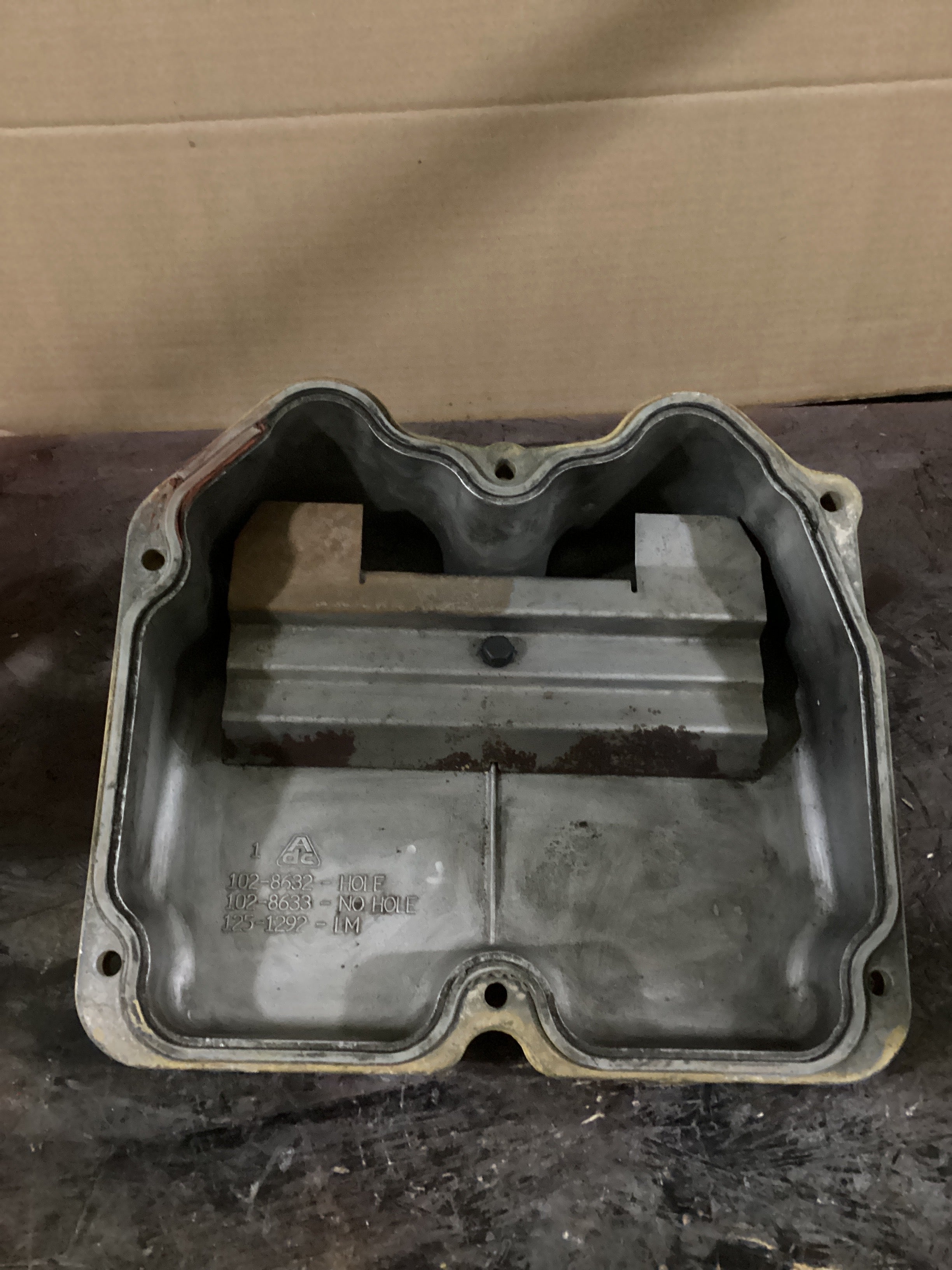 USED | ENGINE VALVE COVER CAT | SKU869