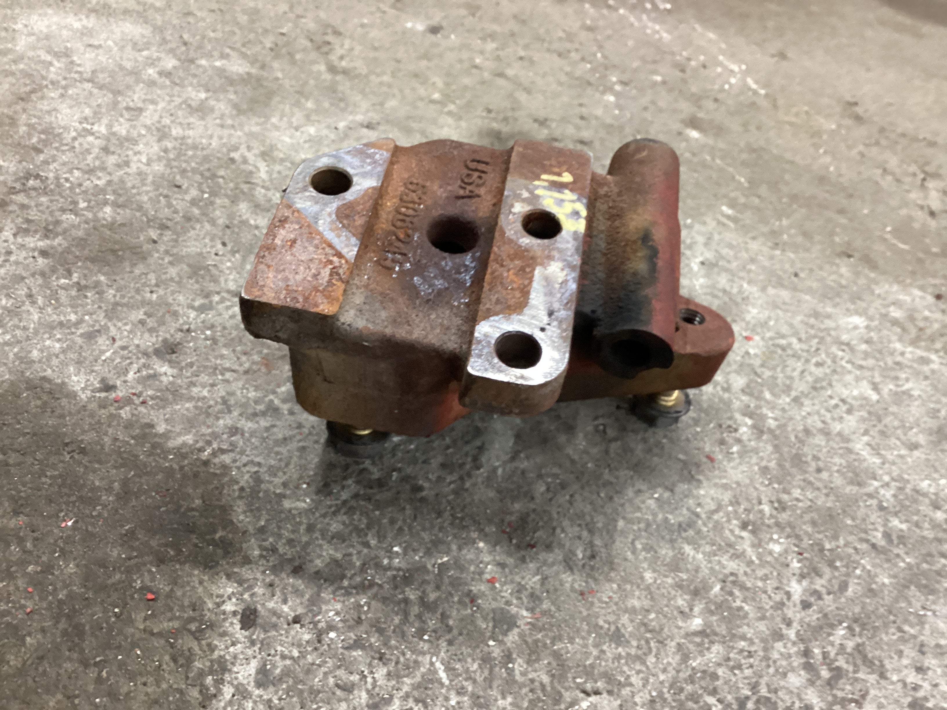 USED | ENGINE A/C COMPRESSOR BRACKET CUMMINS ISB 2012 | SKU1,153