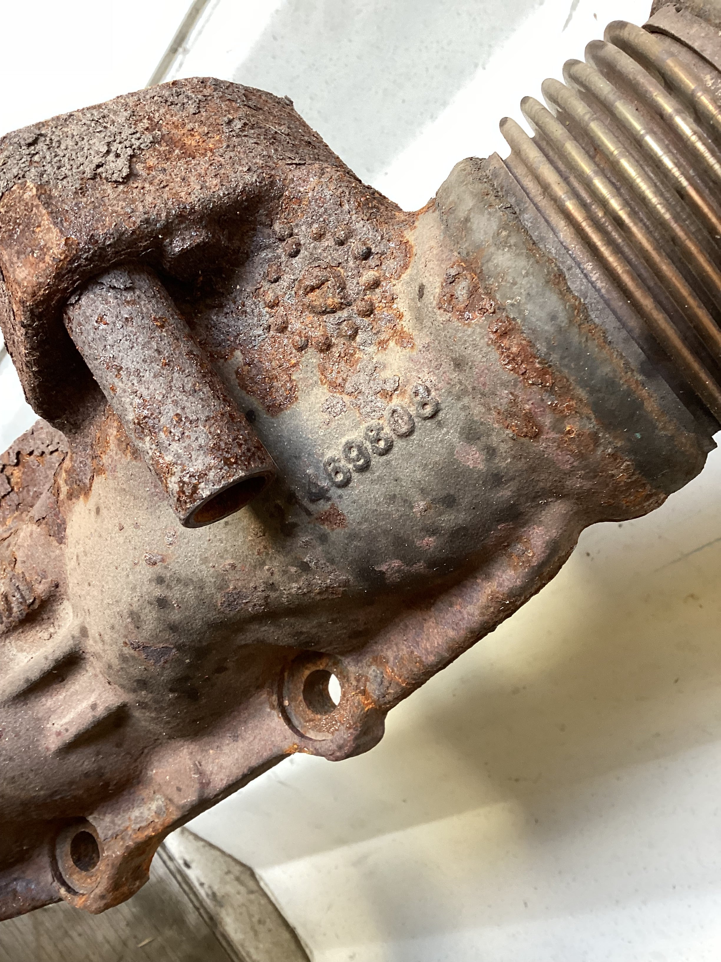 USED | ENGINE EXHAUST MANIFOLD ASSEMBLY VOLVO 2019 D13 | SKU1,247