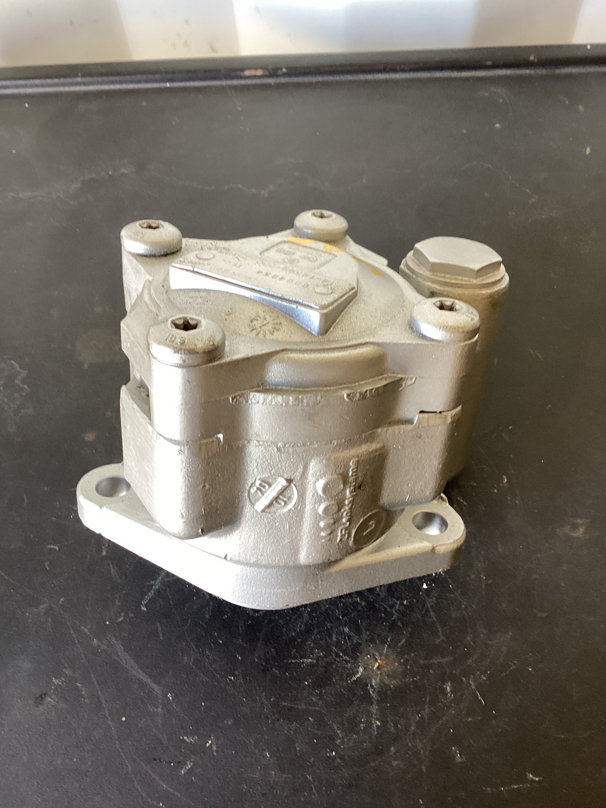 USED | POWER STEERING PUMP MERCEDEZ | SKU499
