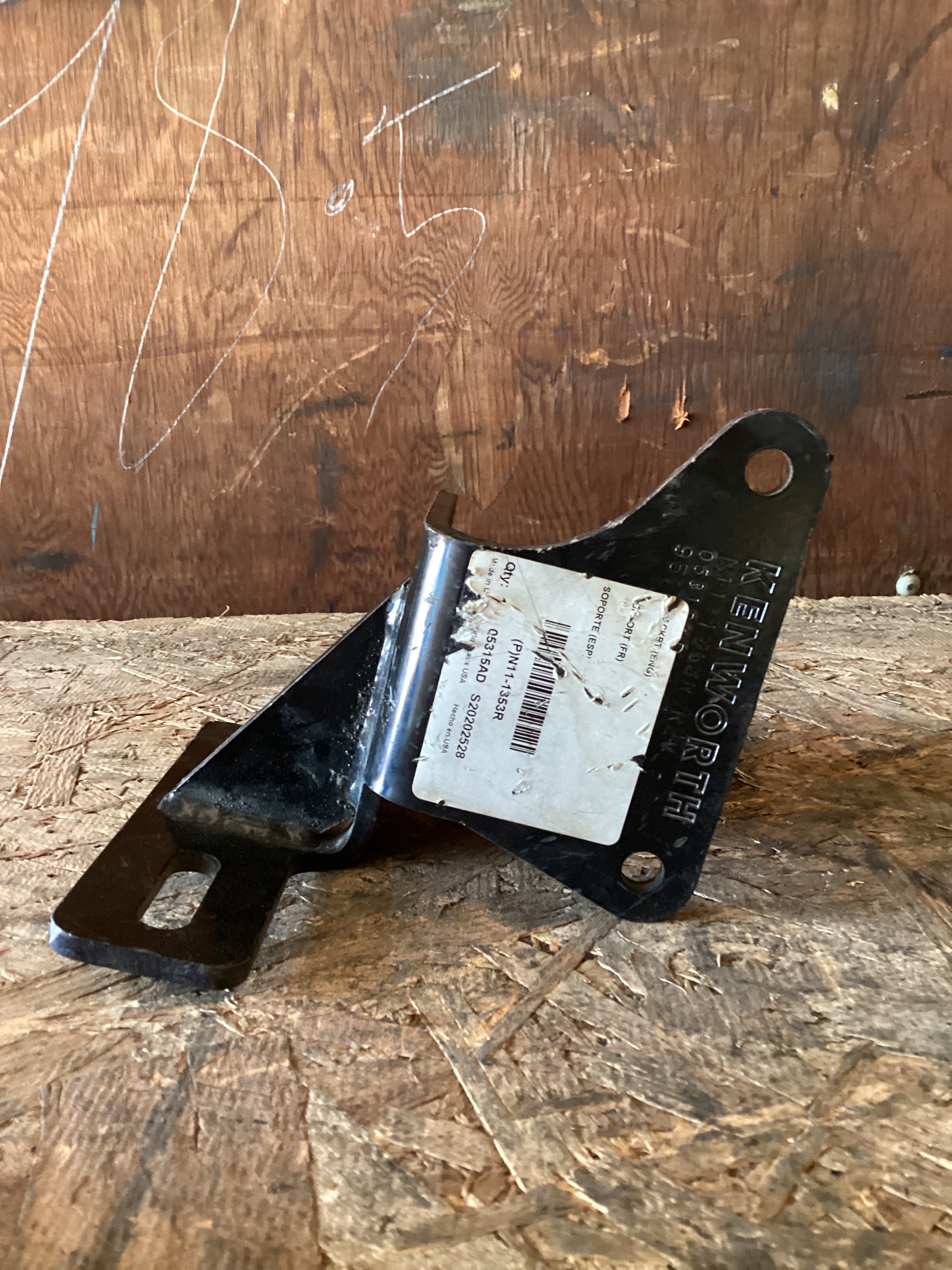 USED | FRONT BUMPER BRACKET RHS KENWORTH | SKU1,030