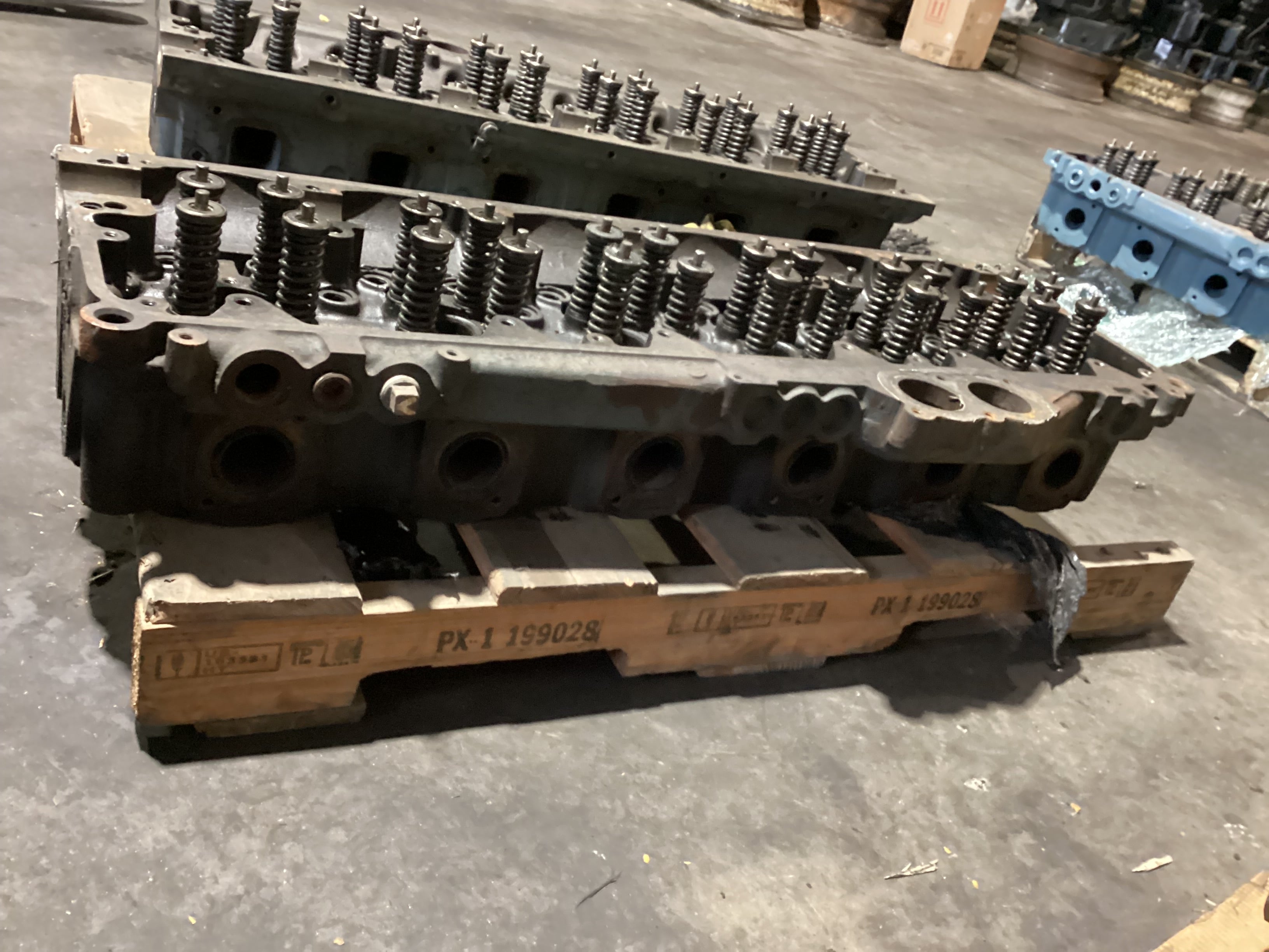 USED | ENGINE CYLINDER HEAD DETROIT 12.7 LITERS NEEDS TO BE REBUILT BEFORE INSTALL IT | SKU1,229