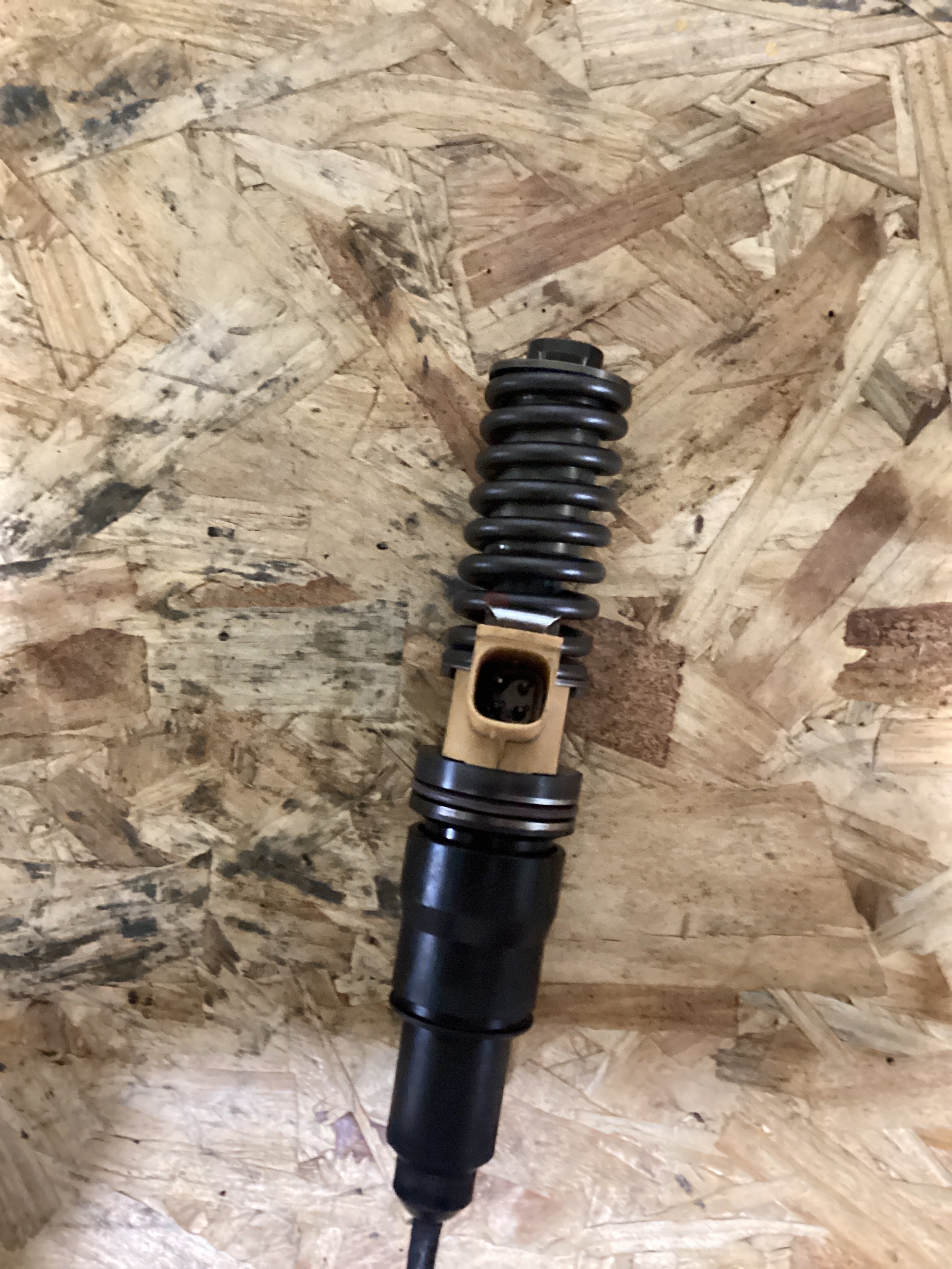 USED | FUEL INJECTOR VOLVO D13 | SKU787