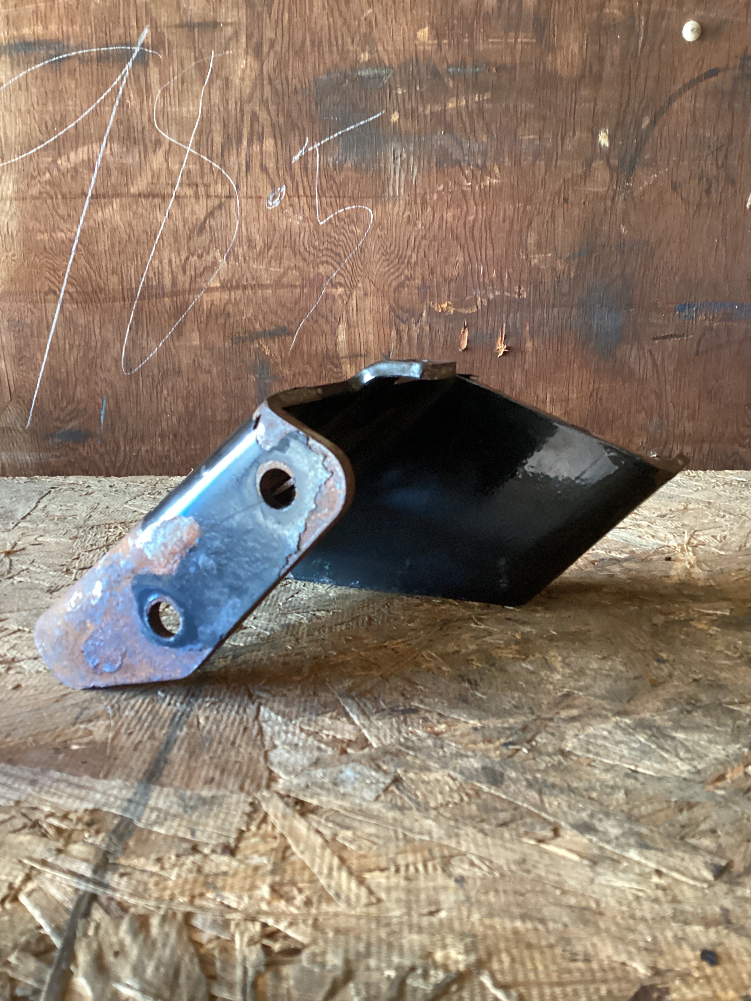 USED | AIR DRYER BRACKET CASCADIA | SKU969