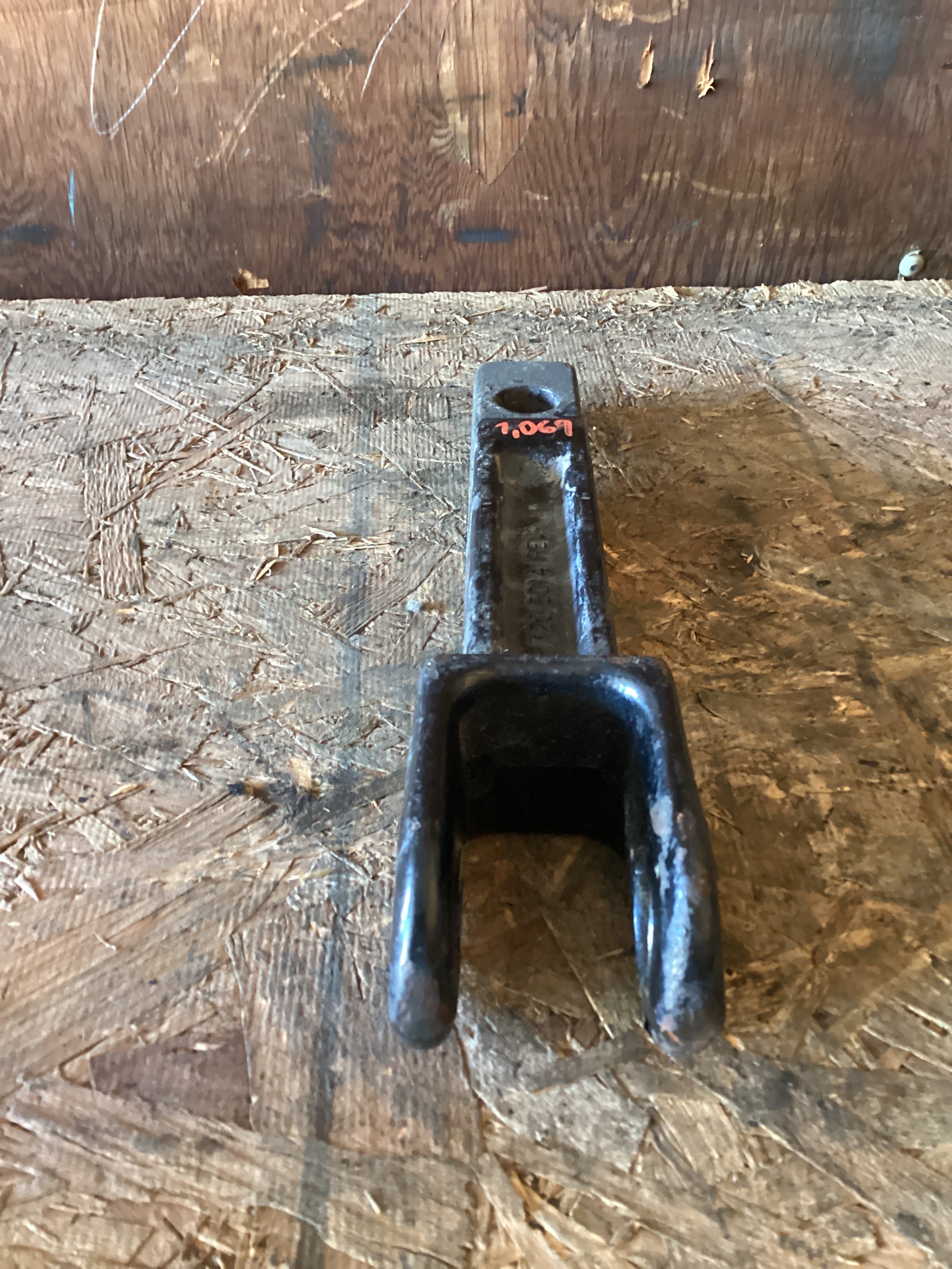 USED | FRONT TOW HOOK BRACKET KENWORTH | SKU1,069