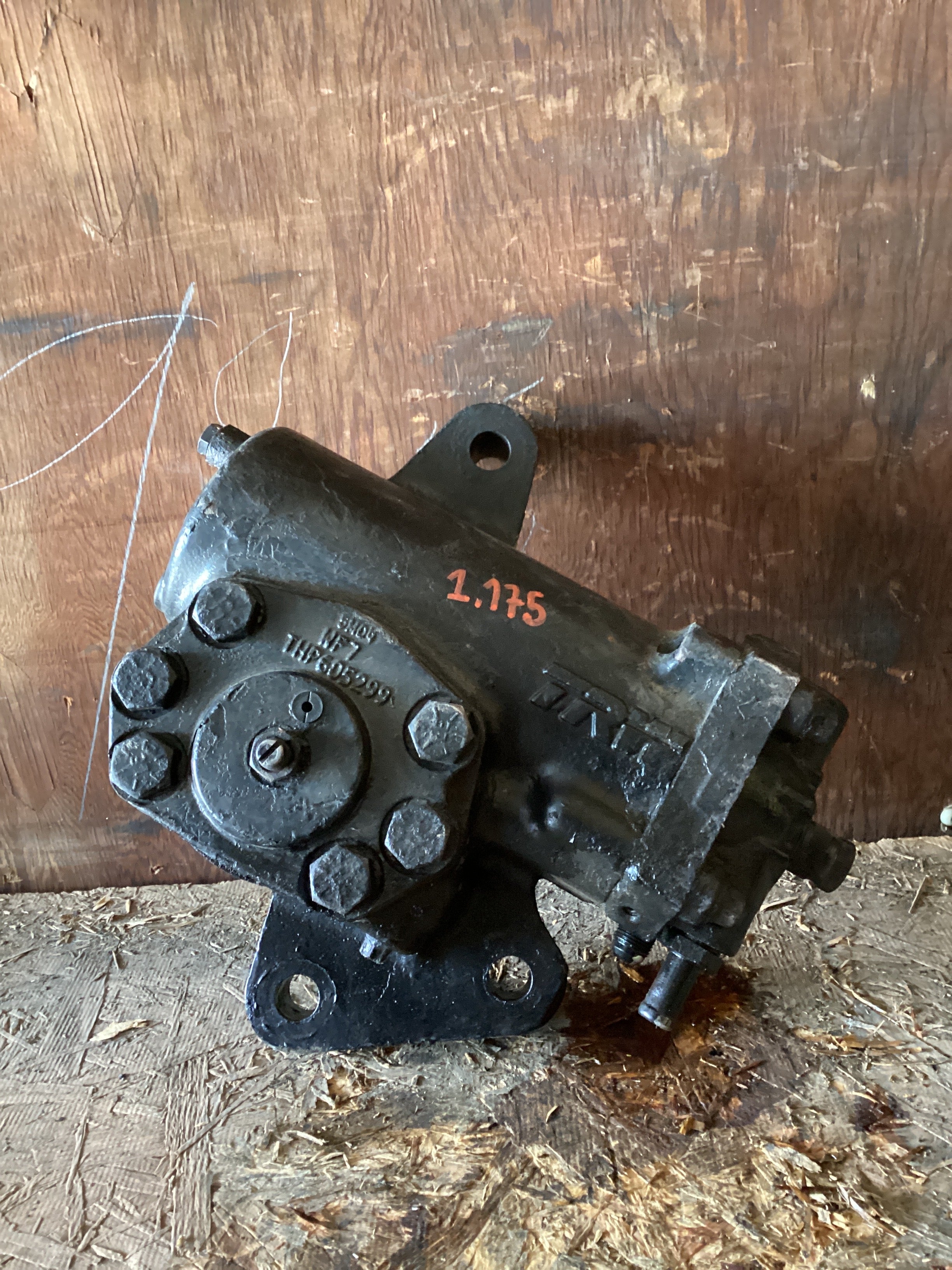 USED | POWER STEERING GEAR BOX VOLVO VNL | SKU1,175