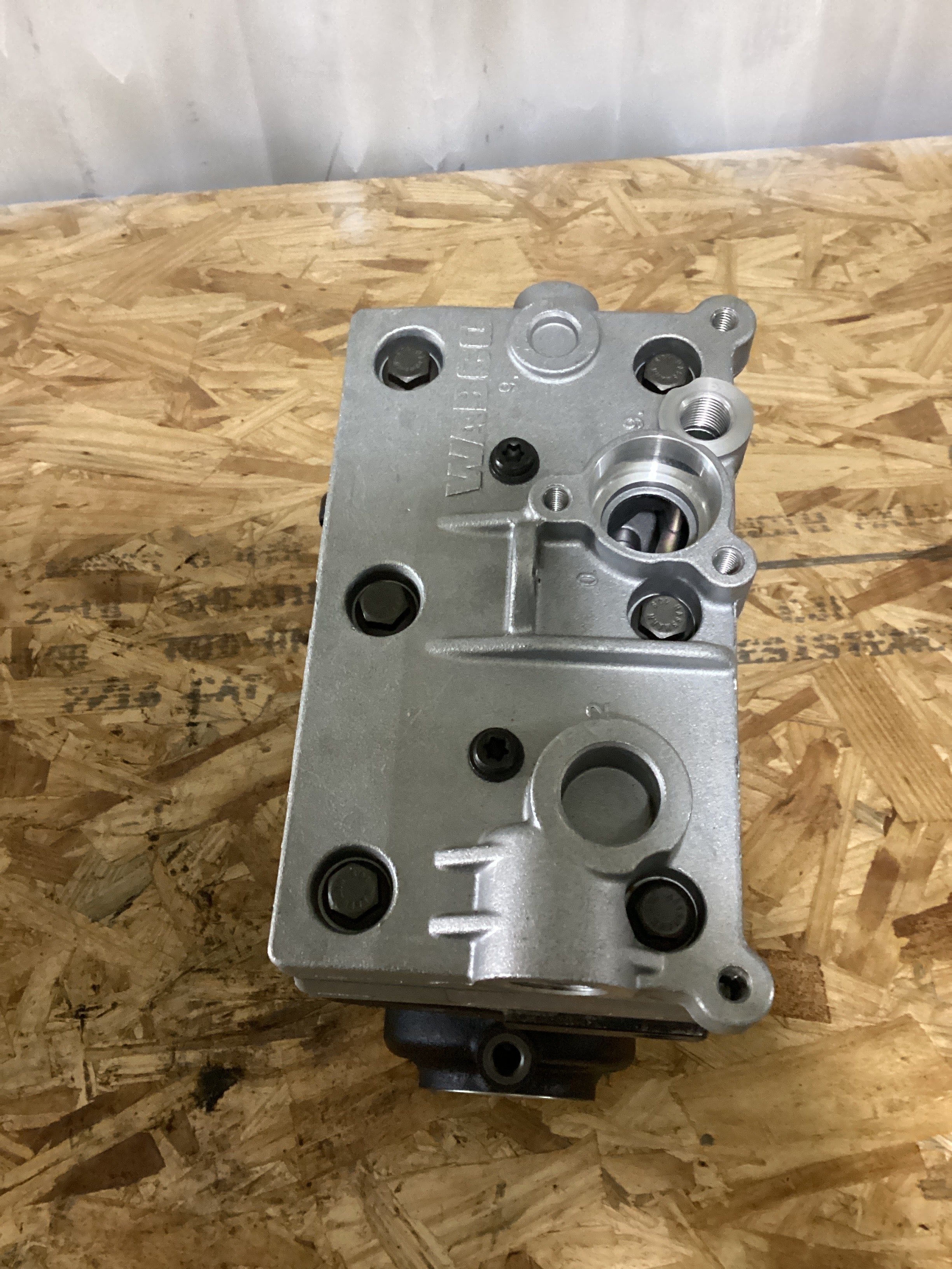 NEW | AIR COMPRESSOR TWIN CYLINDER MACK | SKU723