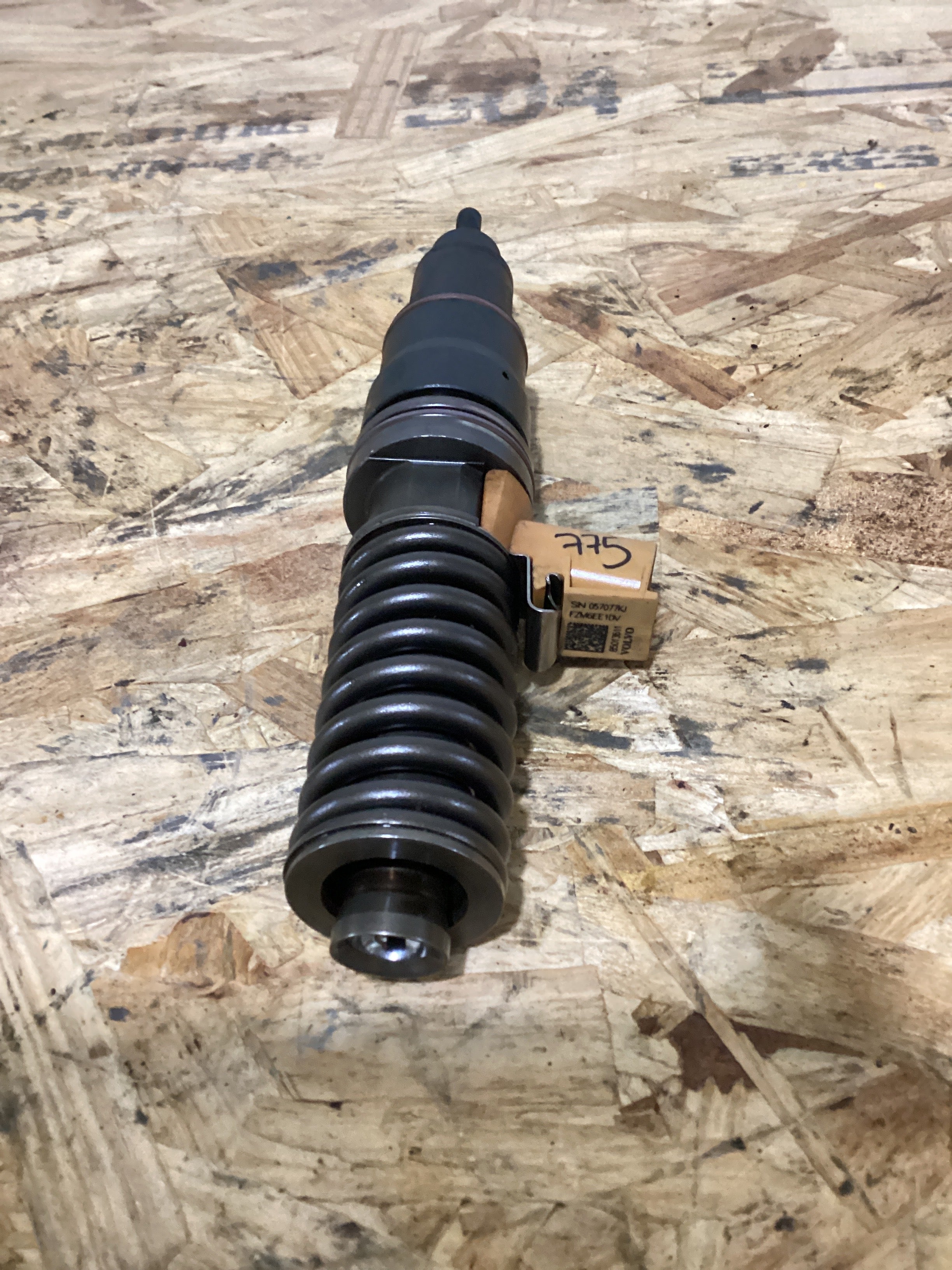 USED | FUEL INJECTOR VOLVO D13 | SKU775