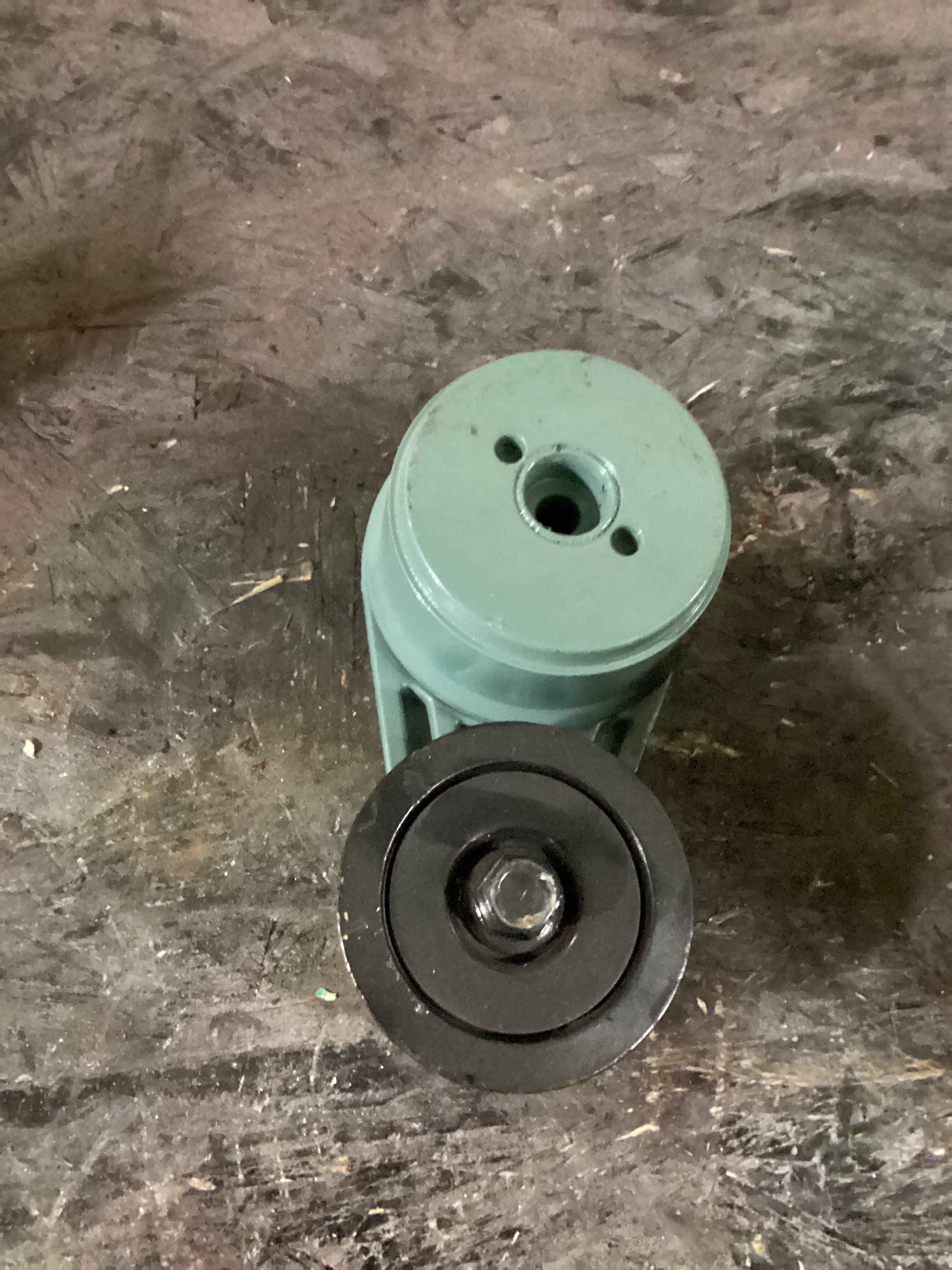 USED | ENGINE BELT TENSIONER MERCEDES | SKU855