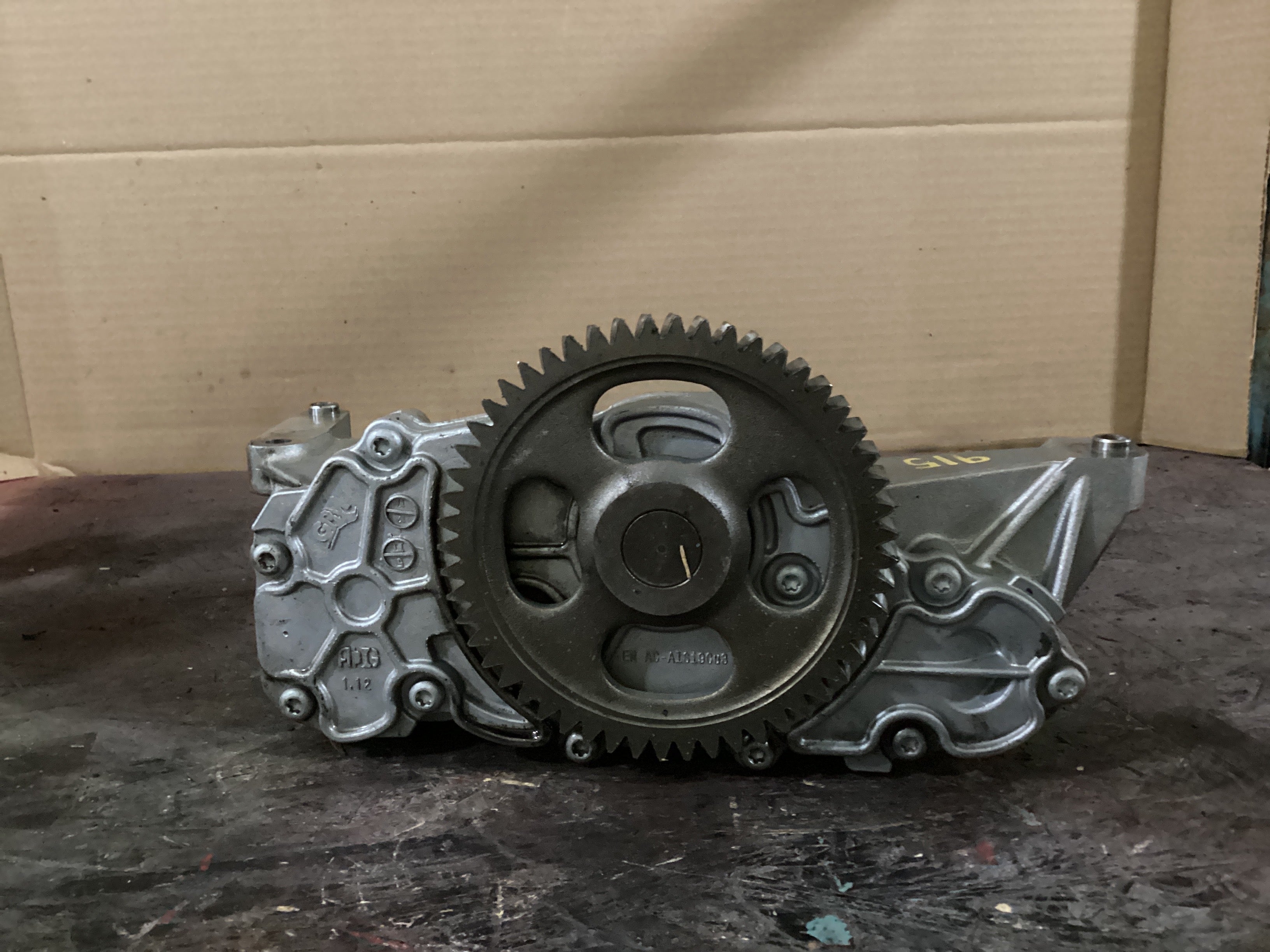 USED | OIL PUMP ASSY DETROIT DD15 | SKU915