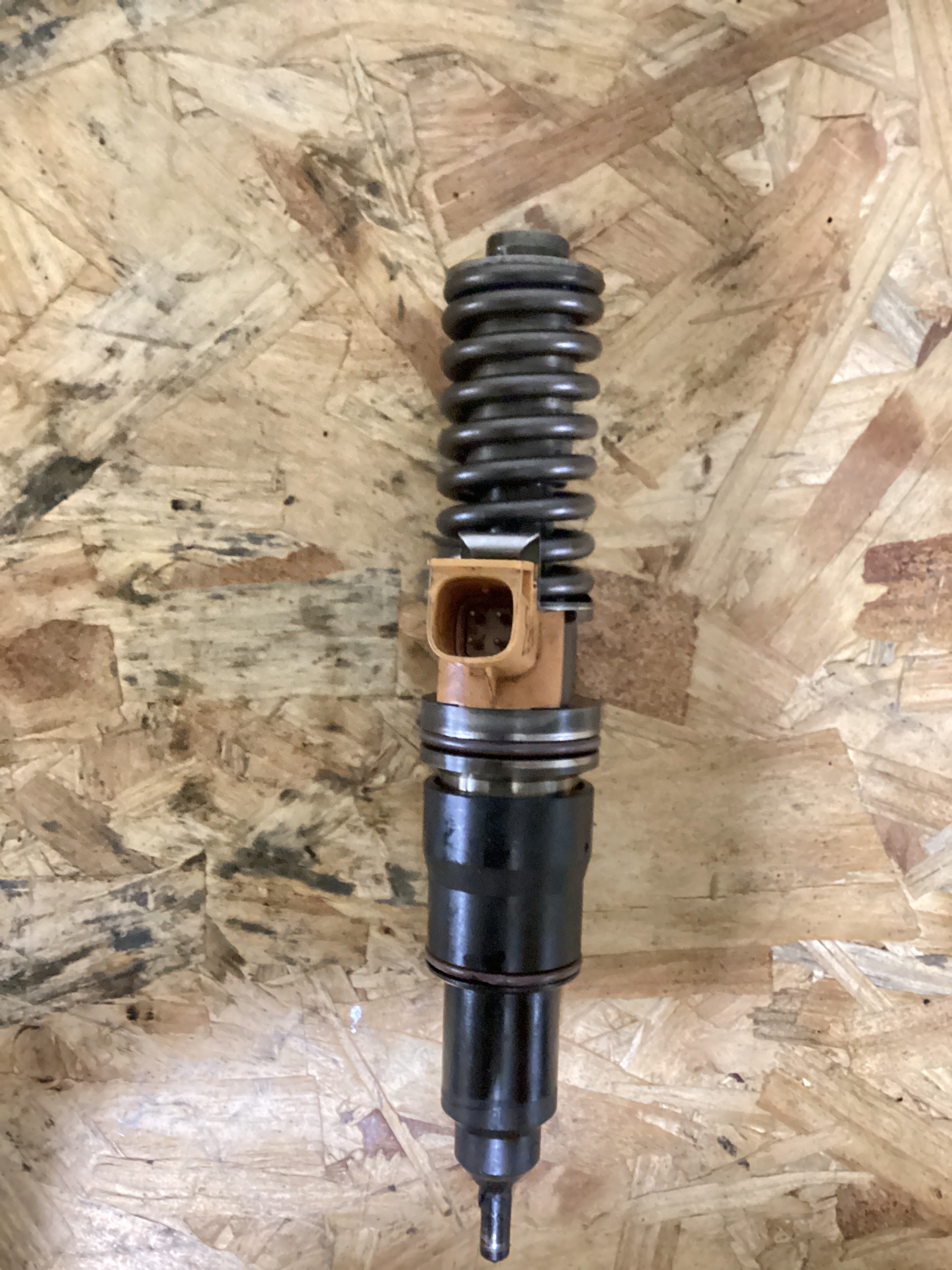 USED | FUEL INJECTOR VOLVO D13 | SKU773