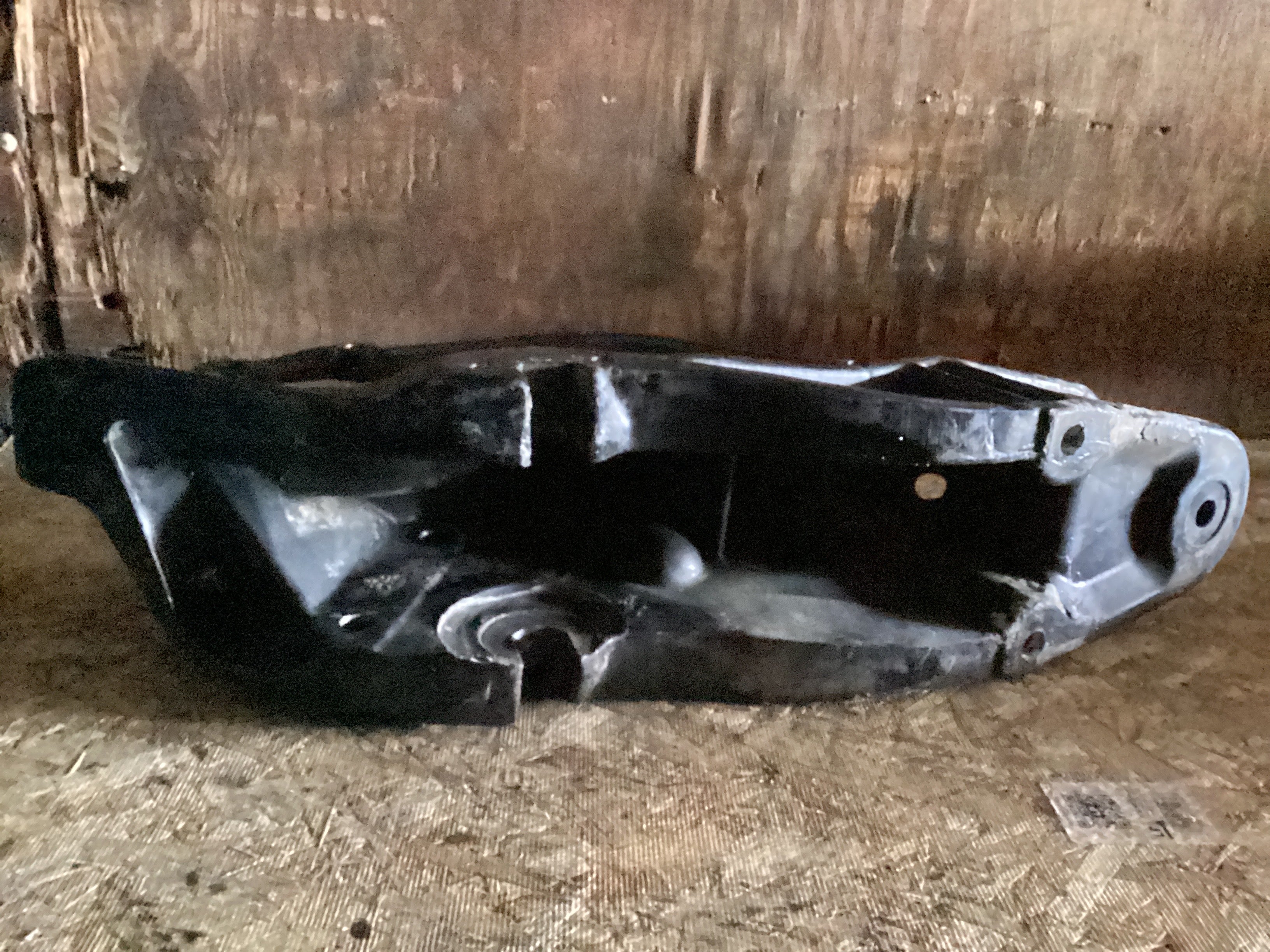 USED | FRONT SPRING HANGER FRAME RHS PETERBILT | SKU880