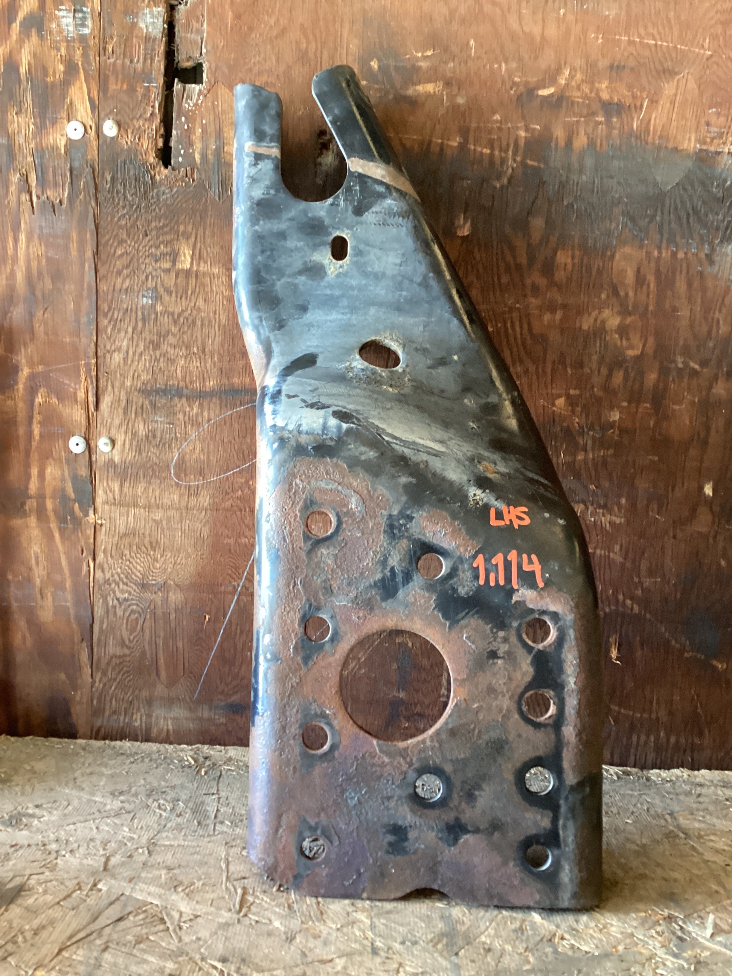 USED | FORWARD FRAME BRACKET LHS CASCADIA | SKU1,114