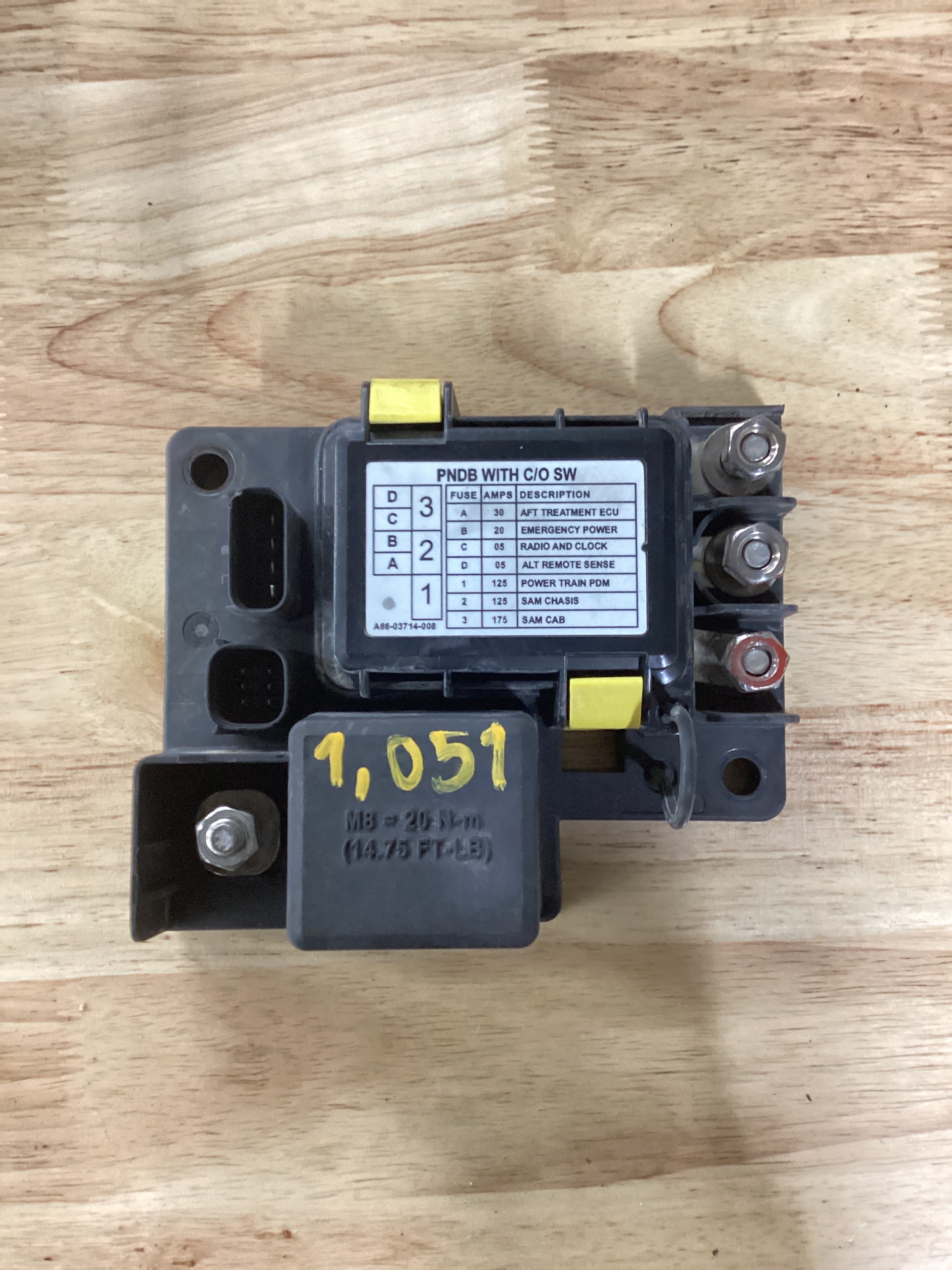 USED | POWER DISTRIBUTION FUSE BOX CASCADIA | SKU1,051