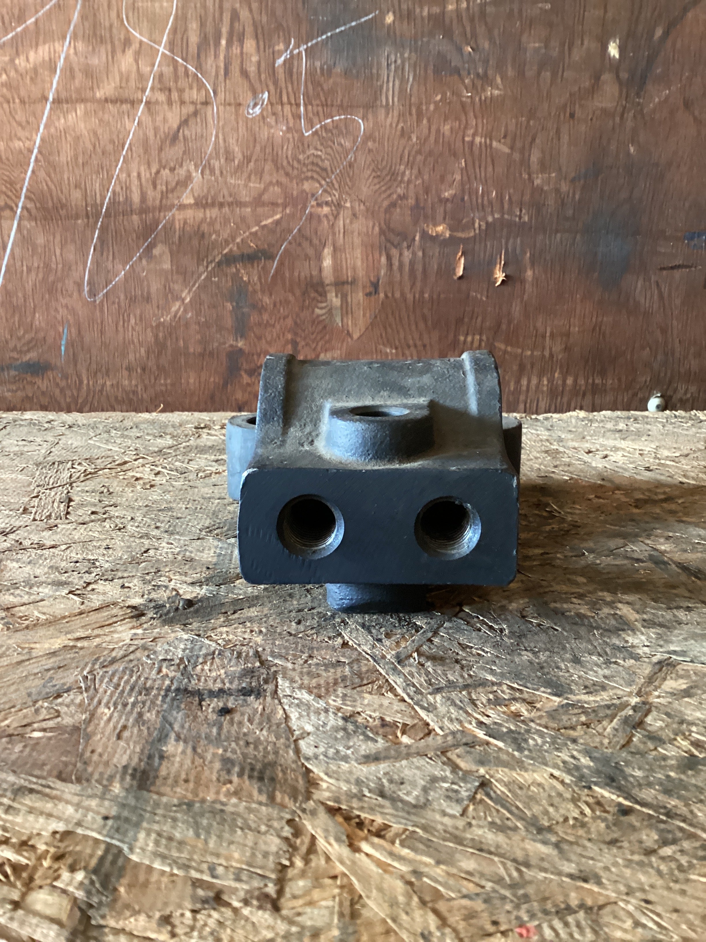 USED | LEAF SPRING EYE CASTING PETERBILT | SKU1,021