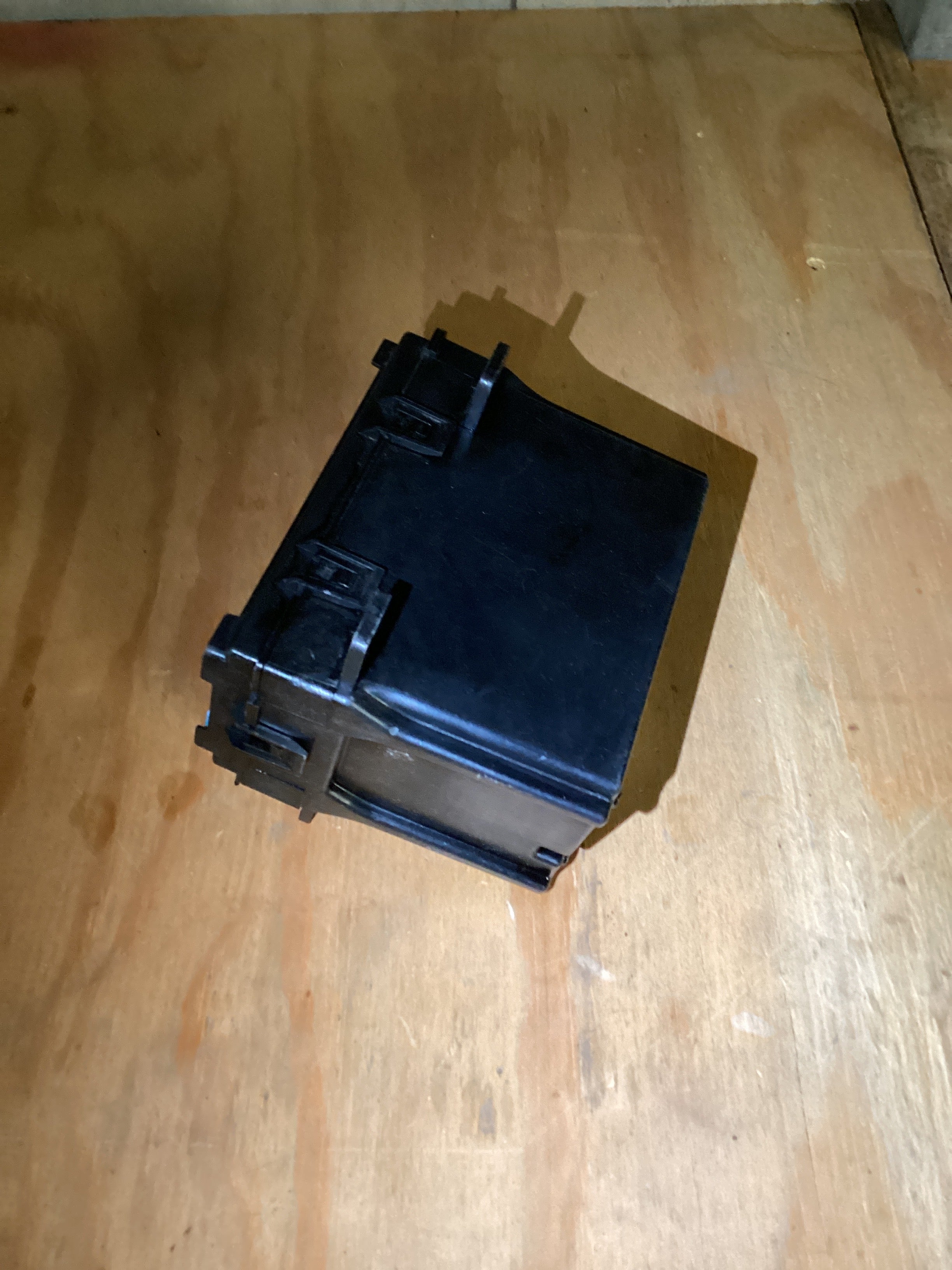 USED | CAB CONTROL MODULE VECU VOLVO VNL| SKU1,302