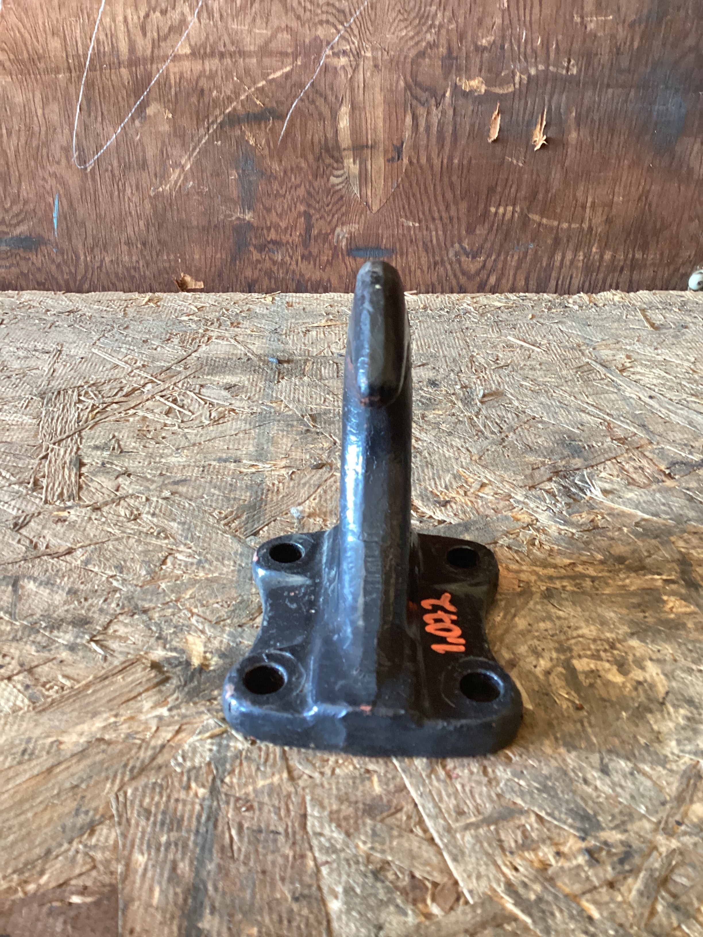 USED | TOW HOOK BRACKET INTERNATIONAL | SKU1,072