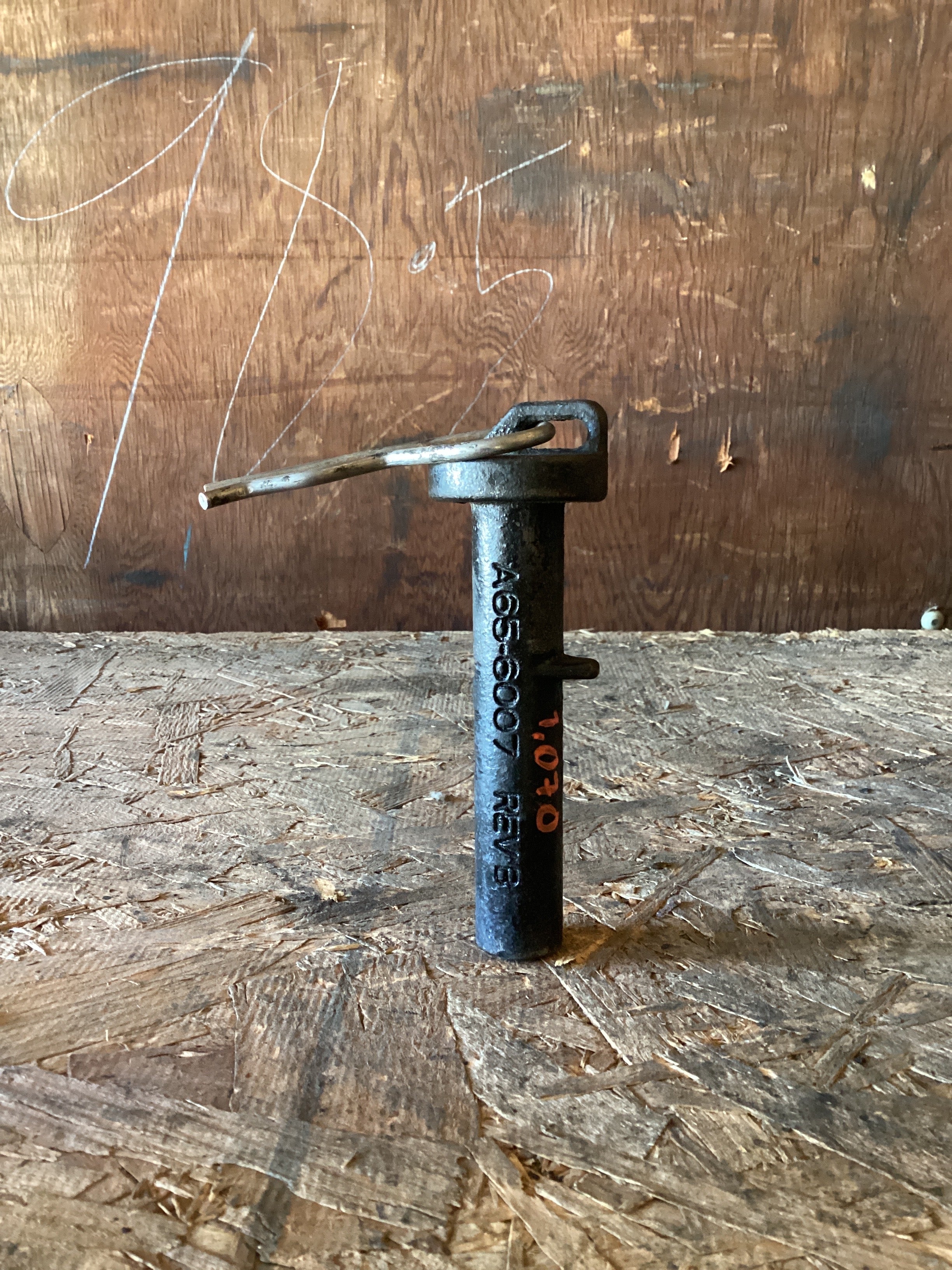 USED | FRONT TOW PIN KENWORTH | SKU1,070