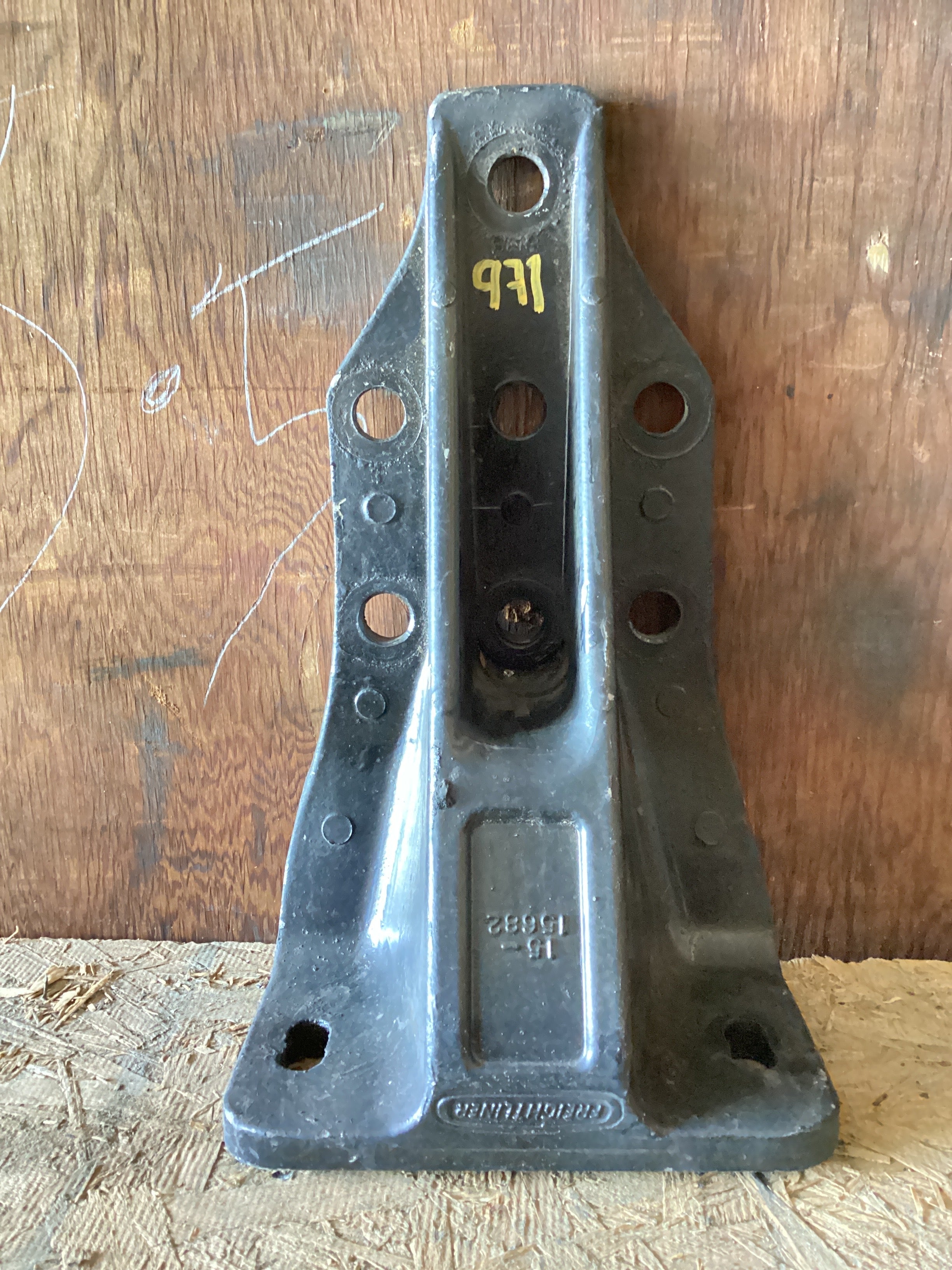 USED | FRONT LOWER CAB MOUNT FREIGHTLINER | SKU971