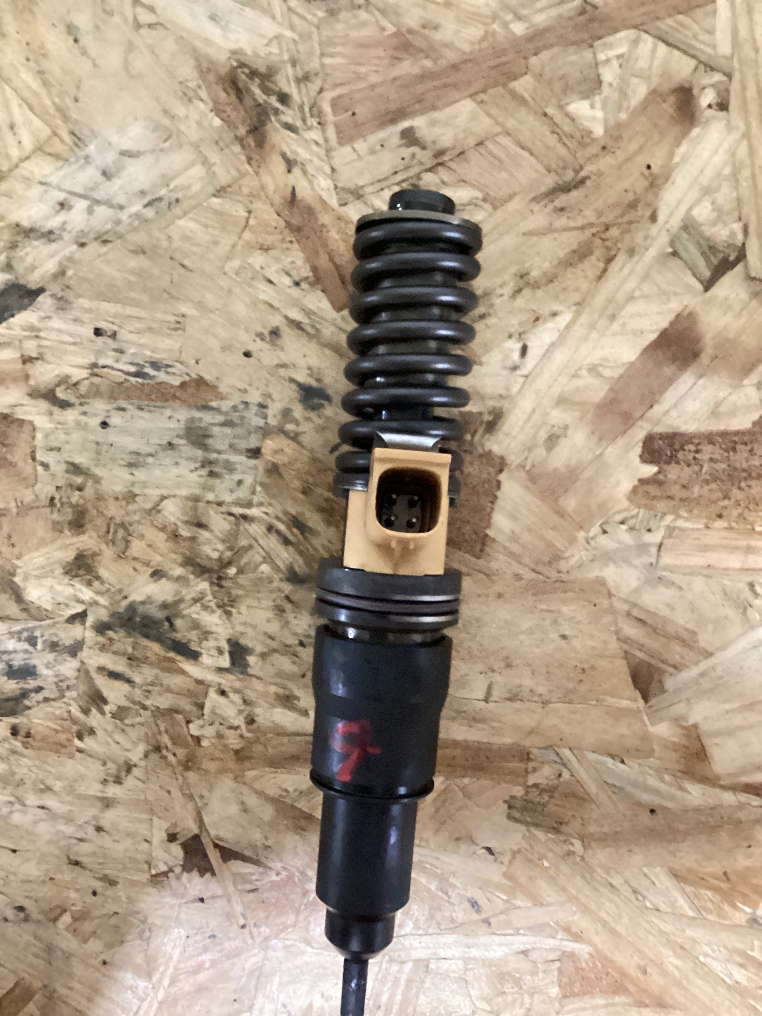 USED | FUEL INJECTOR VOLVO D13 | SKU784