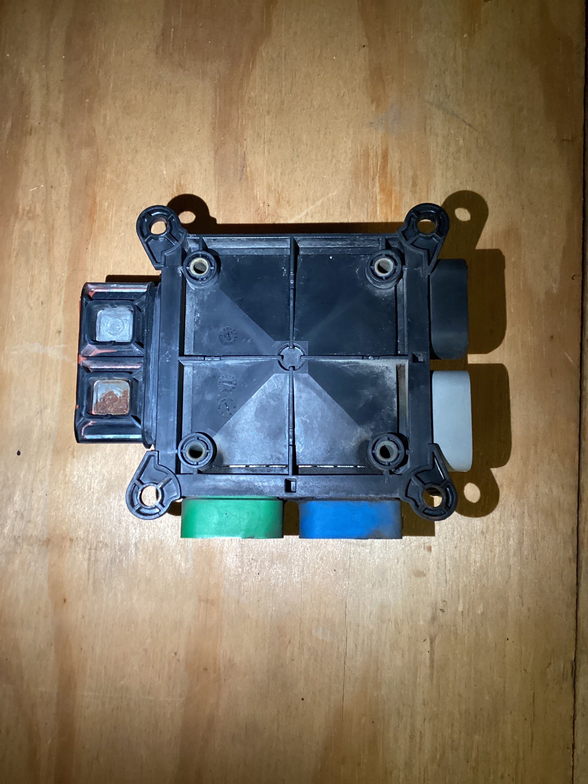 USED | FUSE BOX POWER DISTRIBUTION MODULE WITH BATTERY POST CONNECTION CABLES FREIGHTLINER M2 | SKU1,292