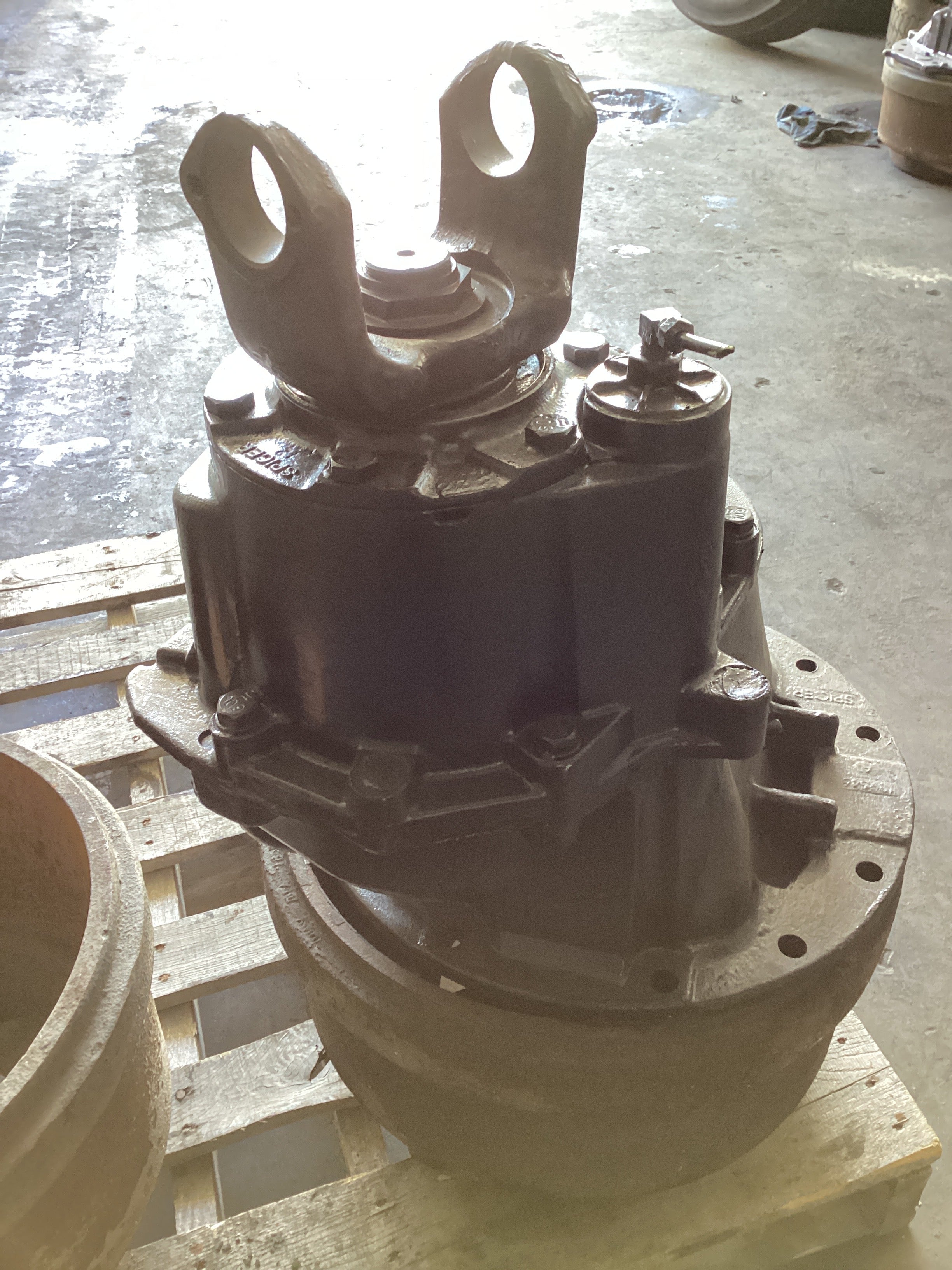 USED | 3.70 EATON/SPICER REAR /FRONT DIFFERENTIAL | SKU622