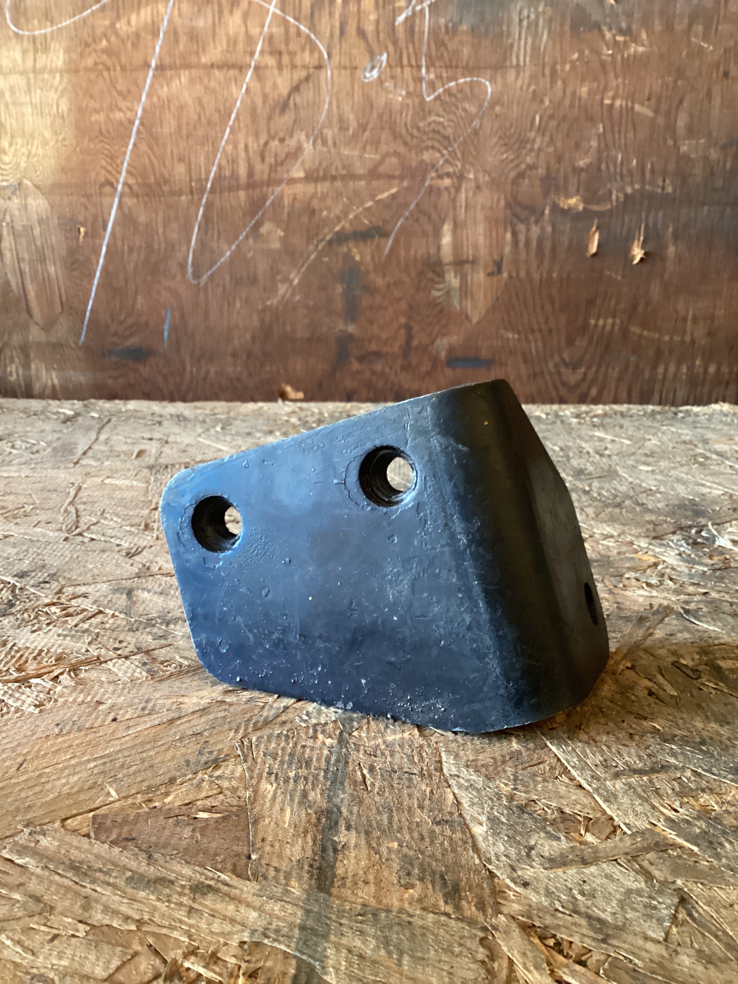 USED | FRONT BUMPER LOWER BRACKET STABILIZER LHS FREIGHTLINER | SKU1,063