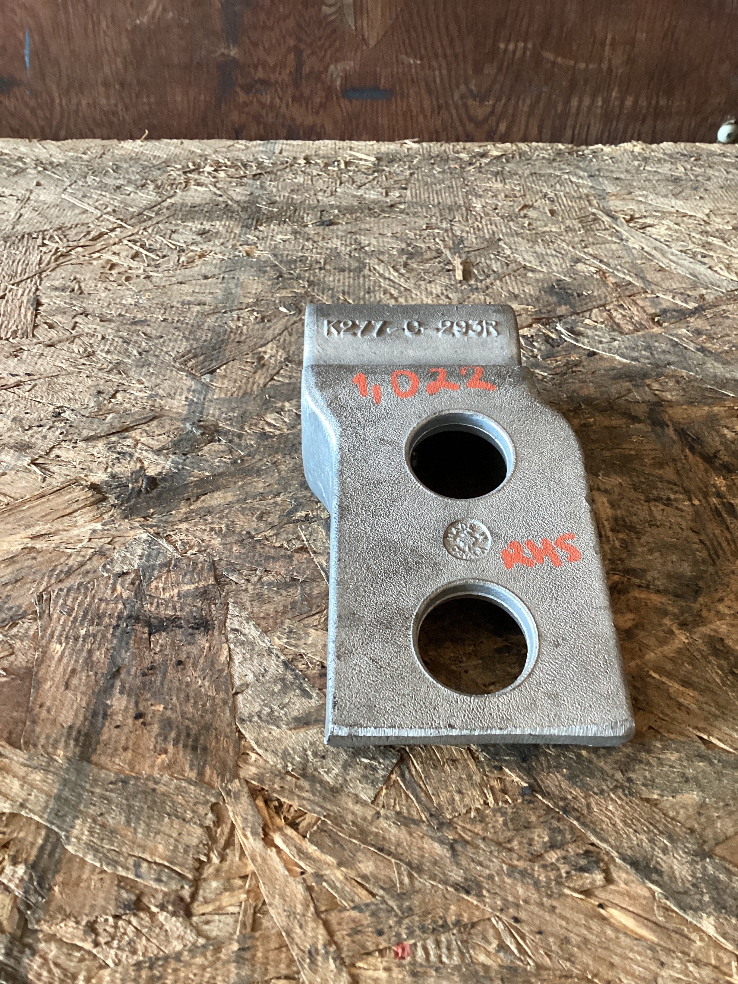 USED | HOOD HINGE BRACKET RHS KENWORTH | SKU1,022