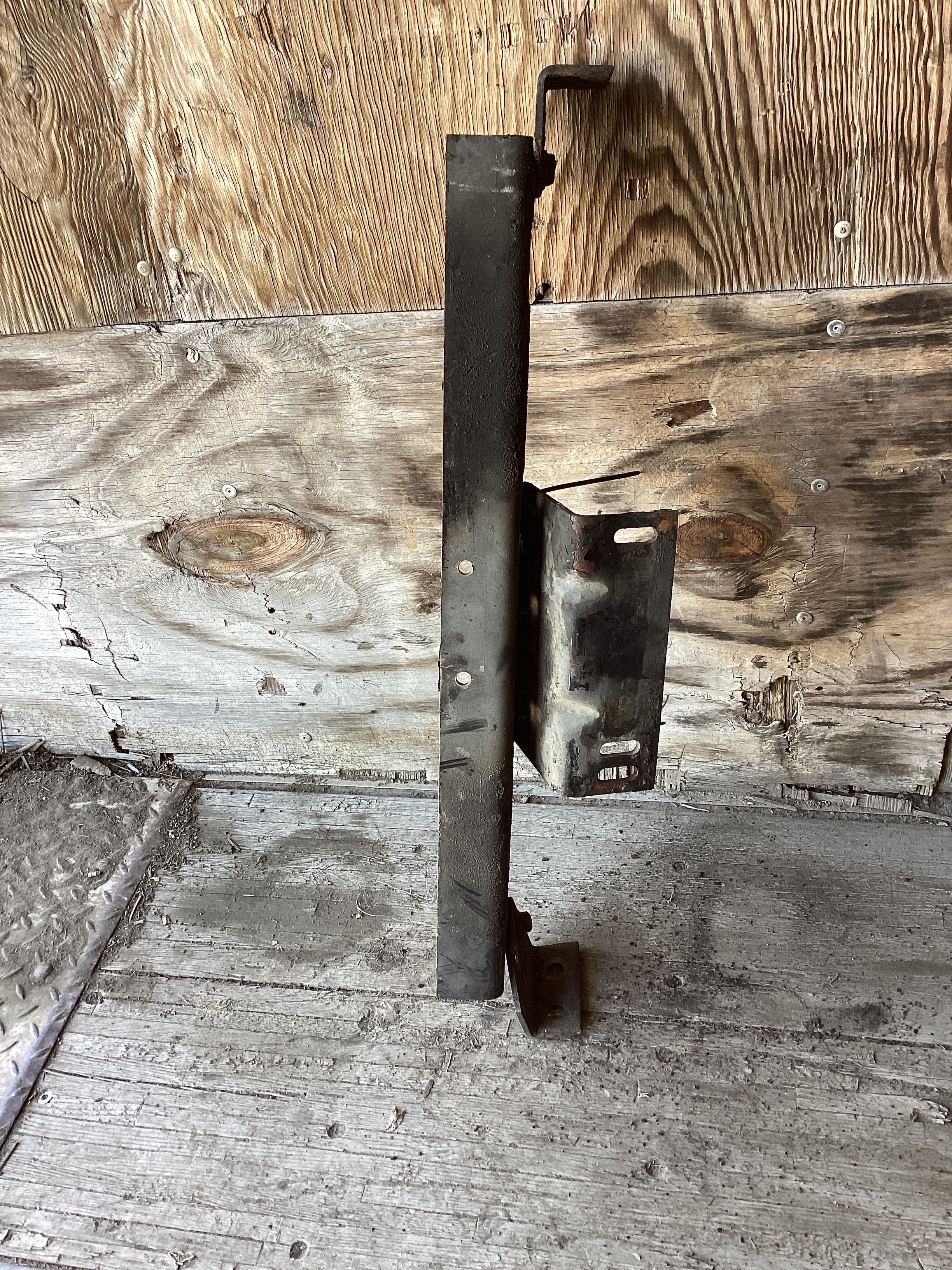 USED | CENTER BEARING BRIDGE BRACKET | SKU1,123