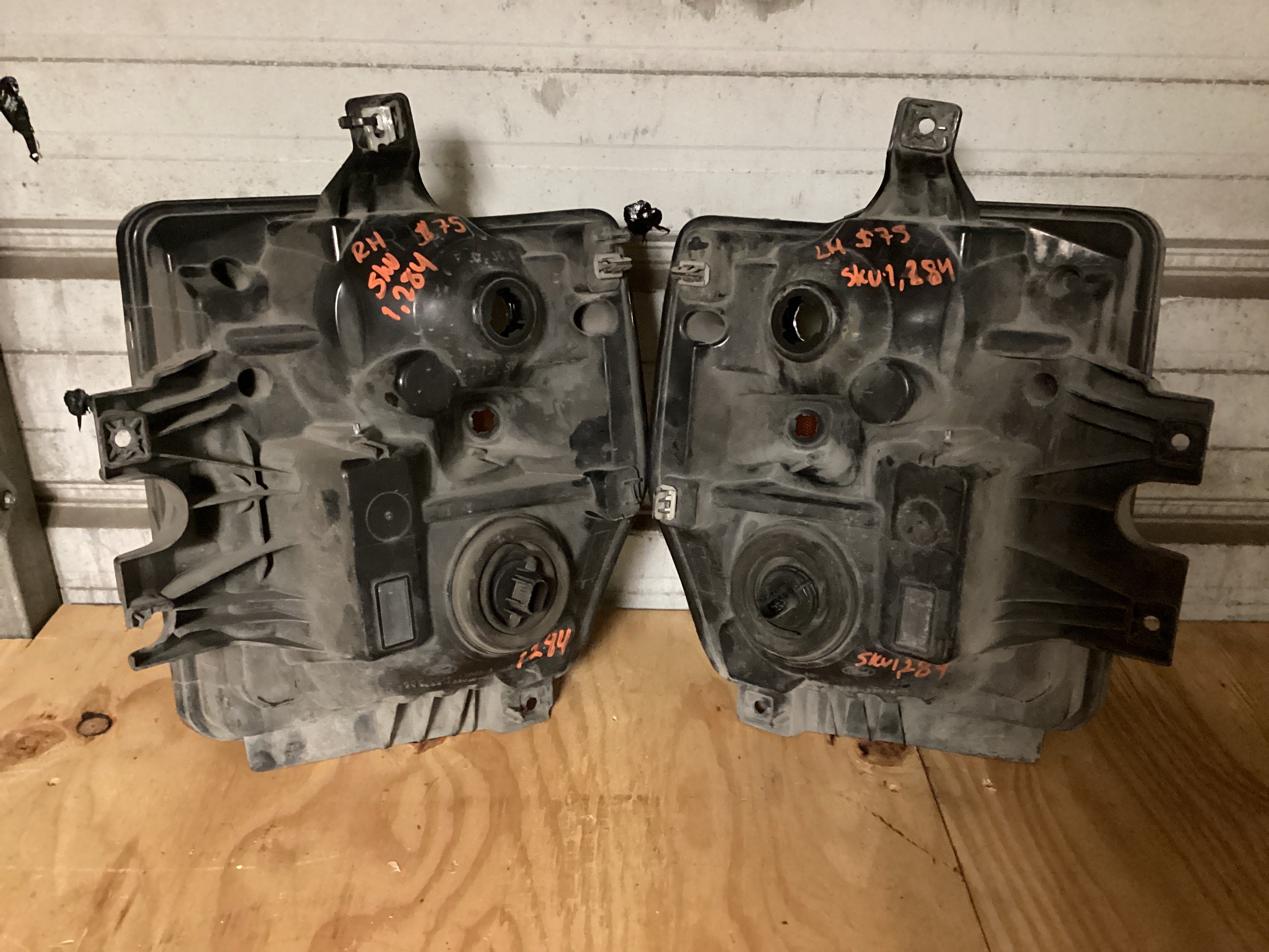 USED | HEADLIGHTS FORD E-350/E-450 | SKU1,284