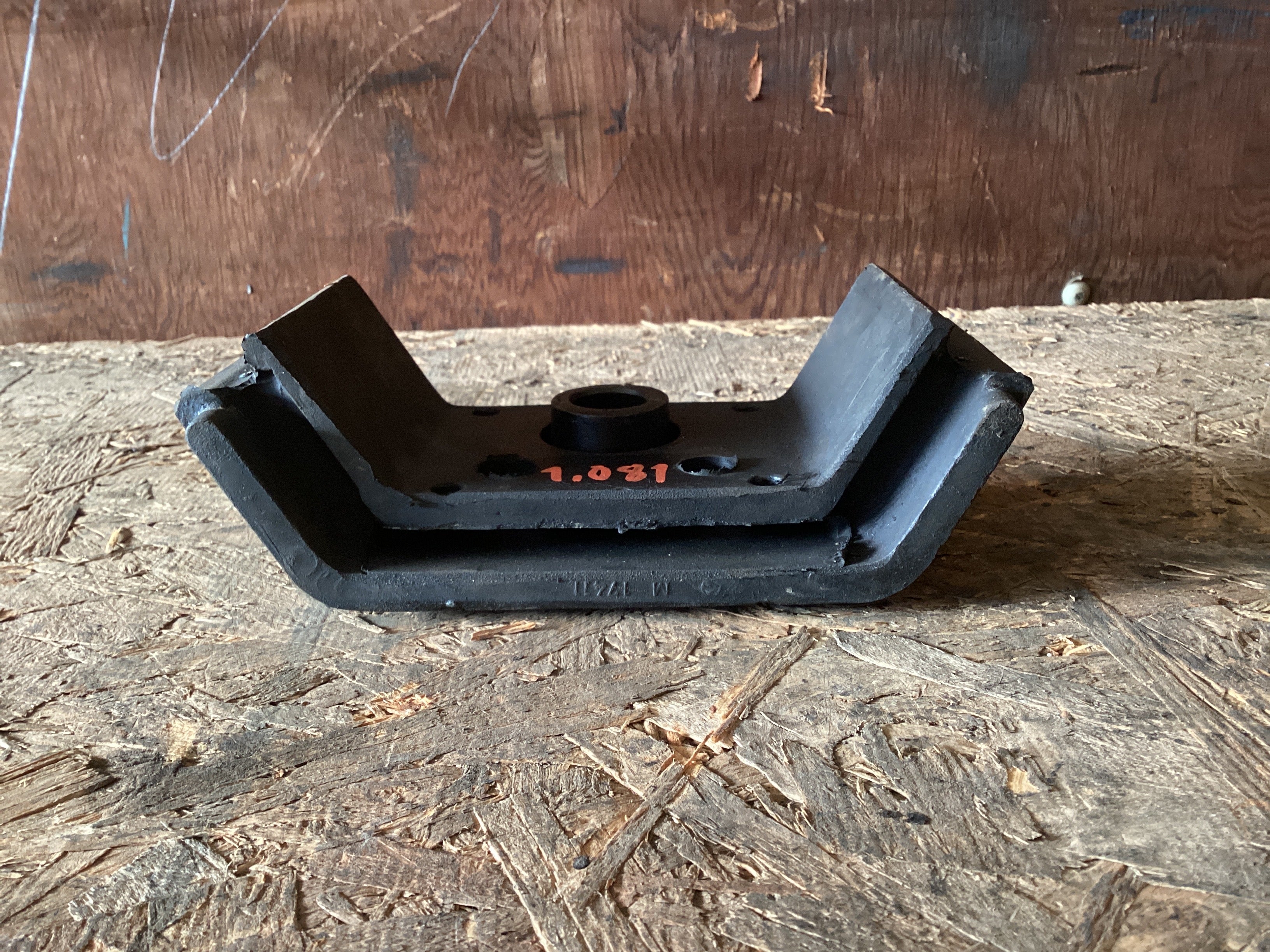 USED | REAR LOWER MOTOR MOUNT | SKU1,081