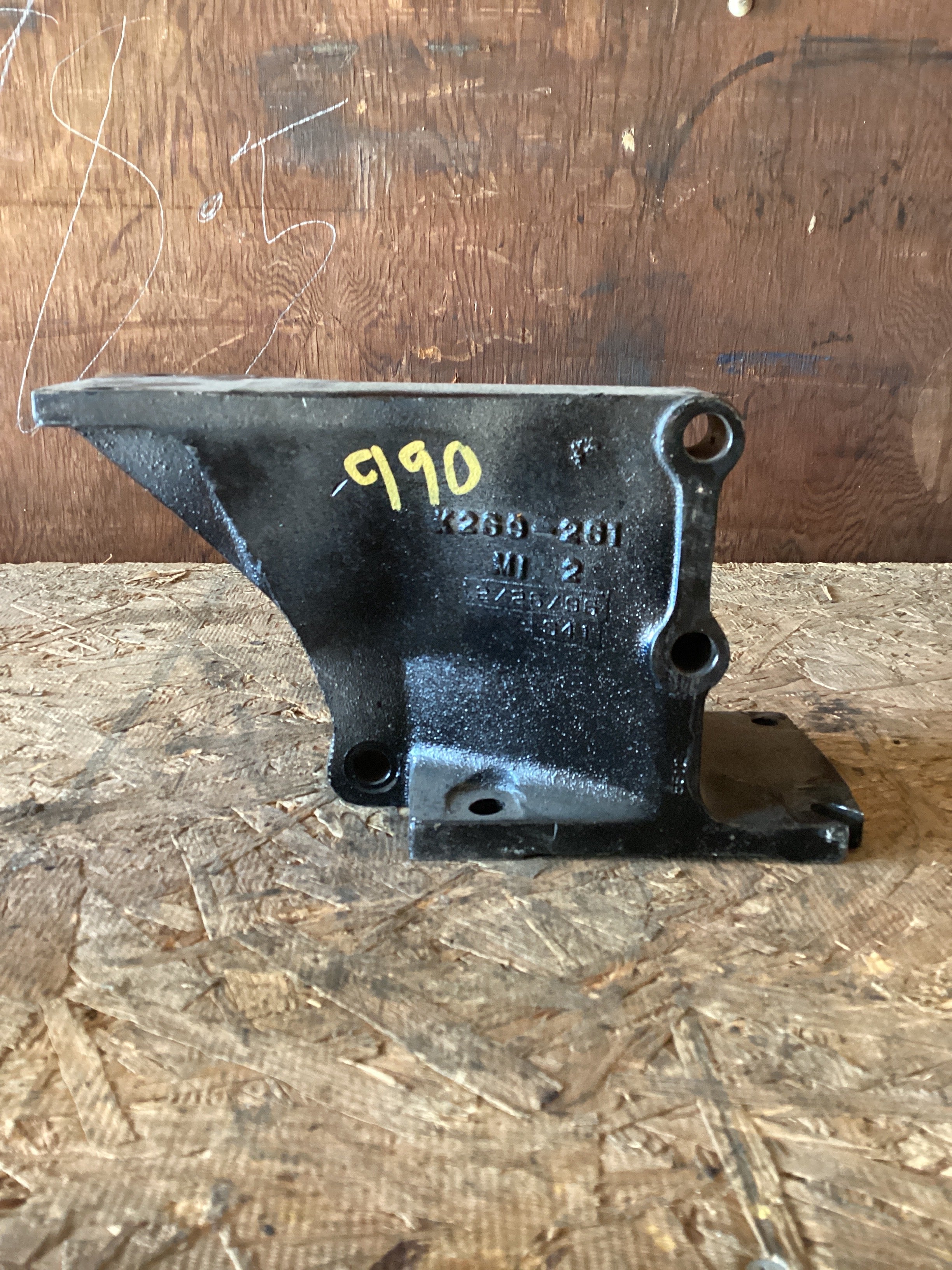USED | ENGINE BRACKET DETROIT 14L | SKU990