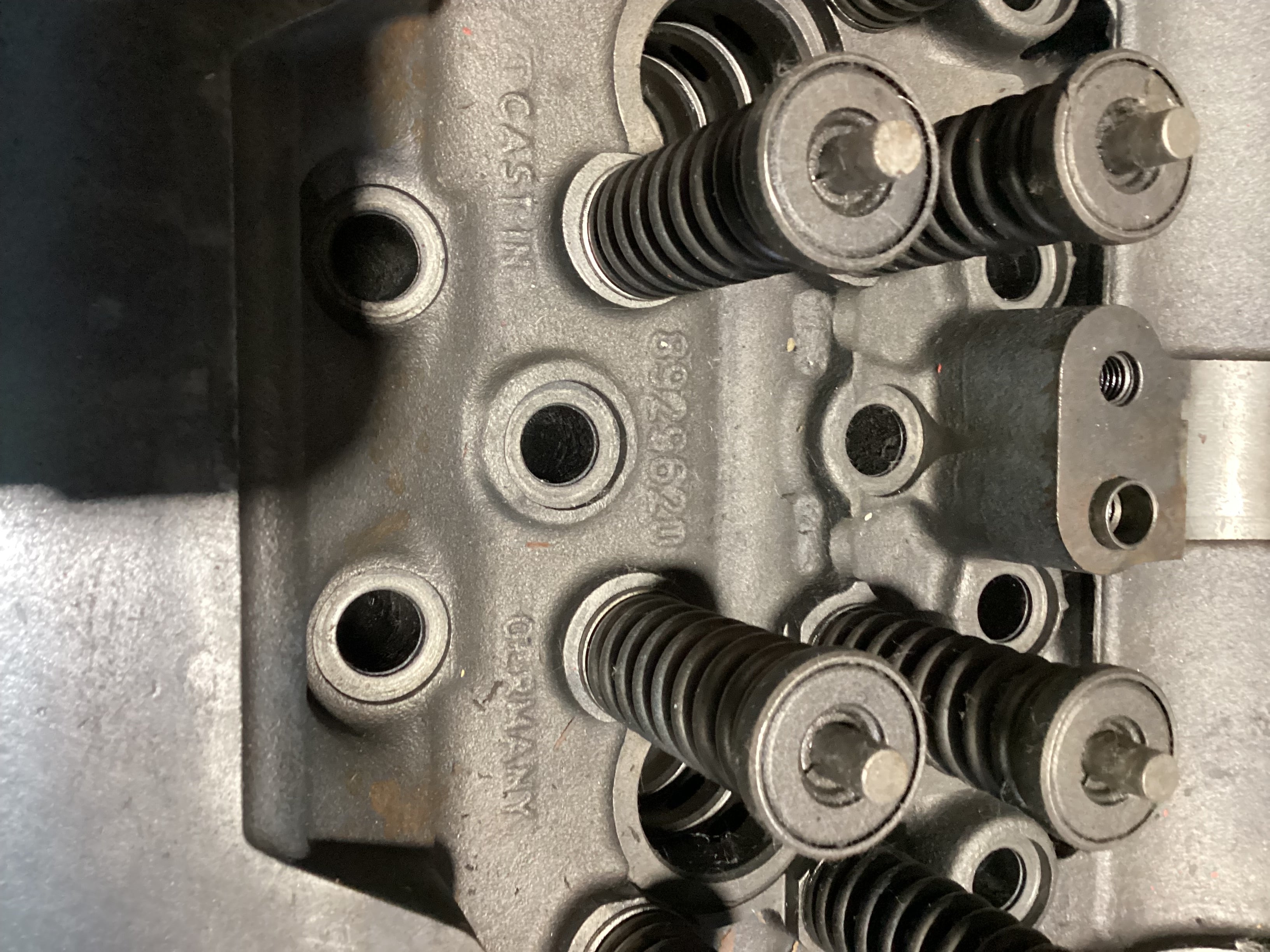 USED | ENGINE CYLINDER HEAD DETROIT 12.7 LITERS ALREADY REBUILT READY TO INSTALL IT | SKU1,228