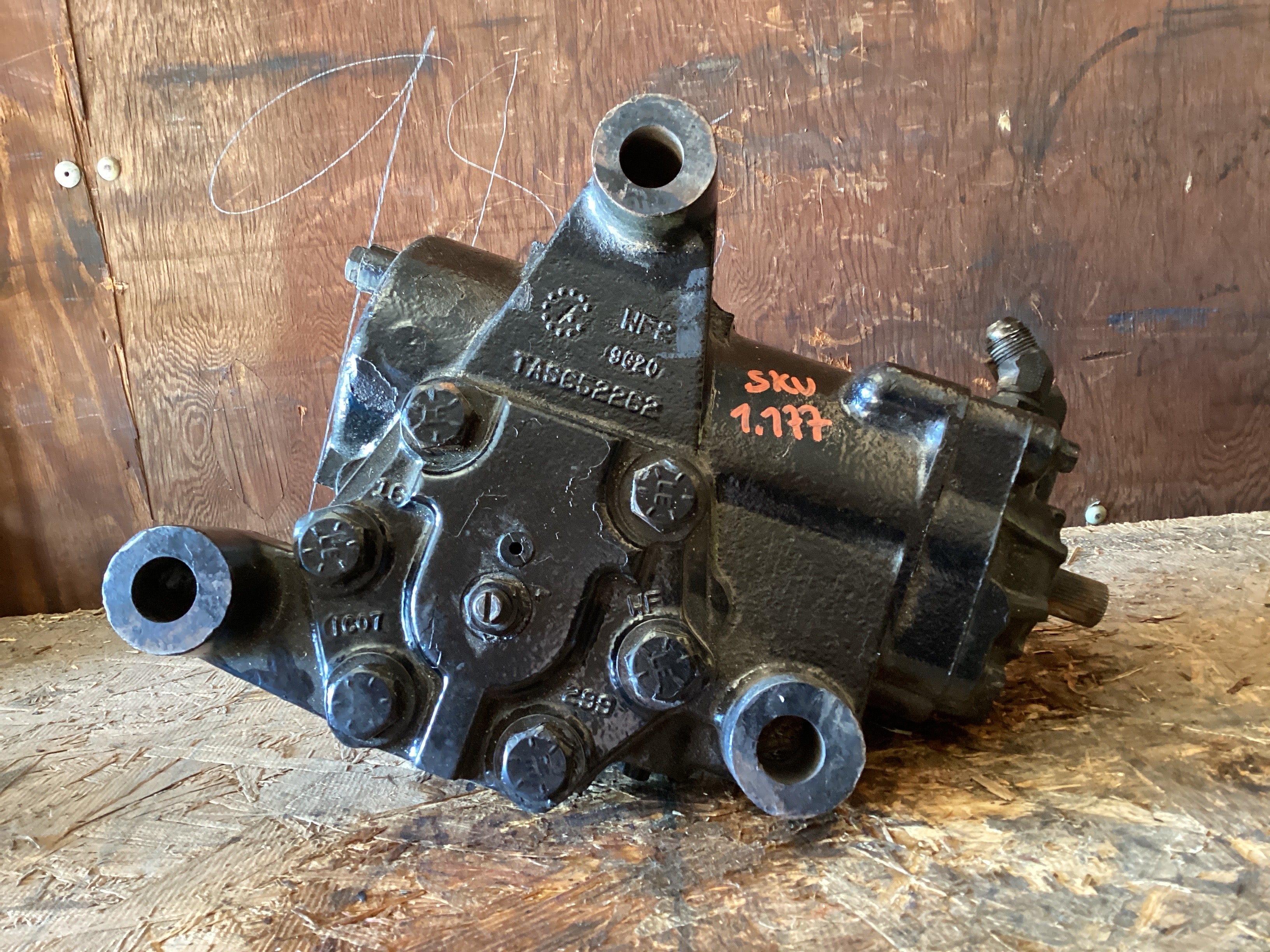 USED | POWER STEERING GEAR BOX FREIGHTLINER | SKU1,177