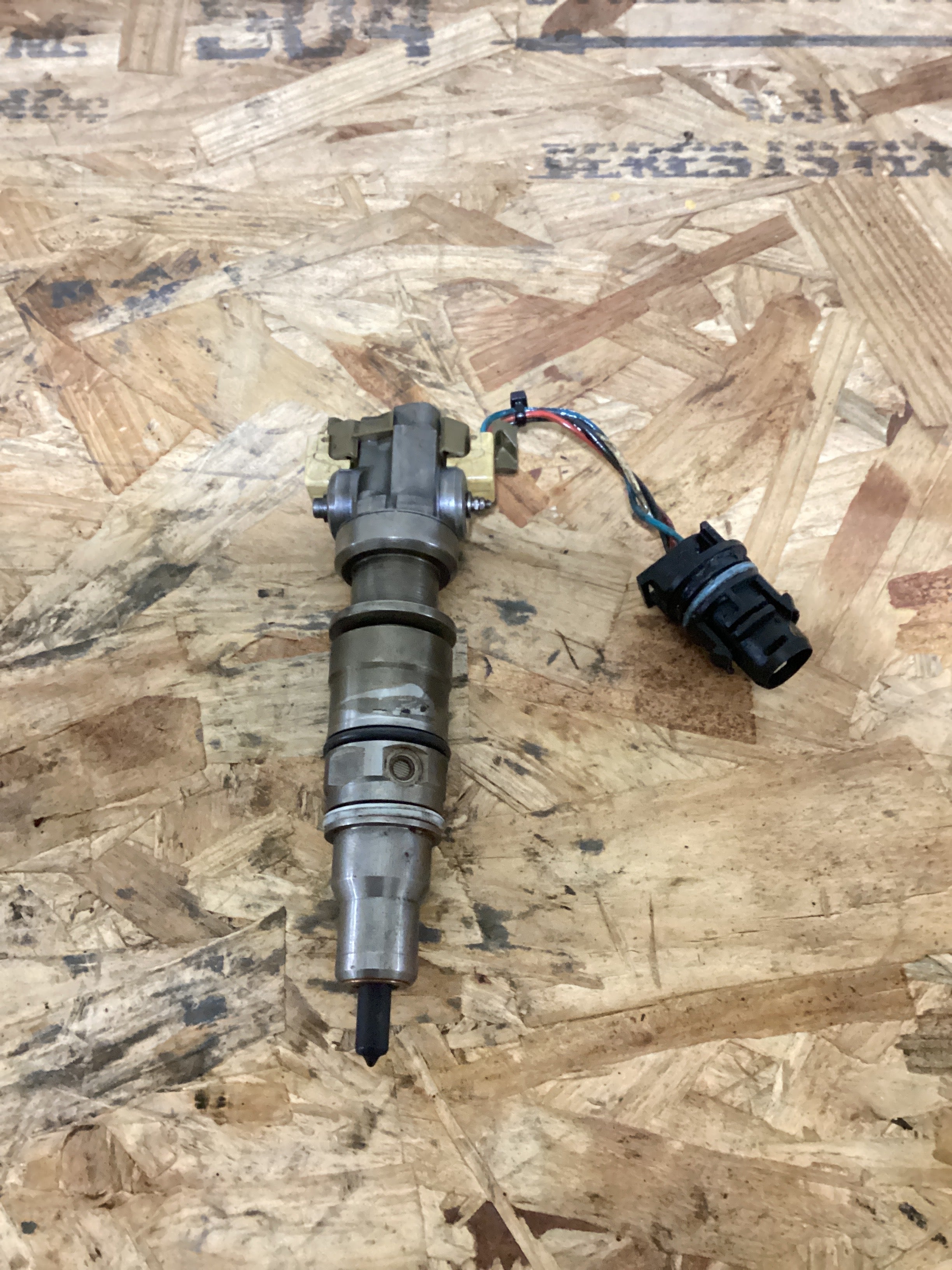 USED | FUEL INJECTOR INTERNATIONAL NAVISTAR | SKU767