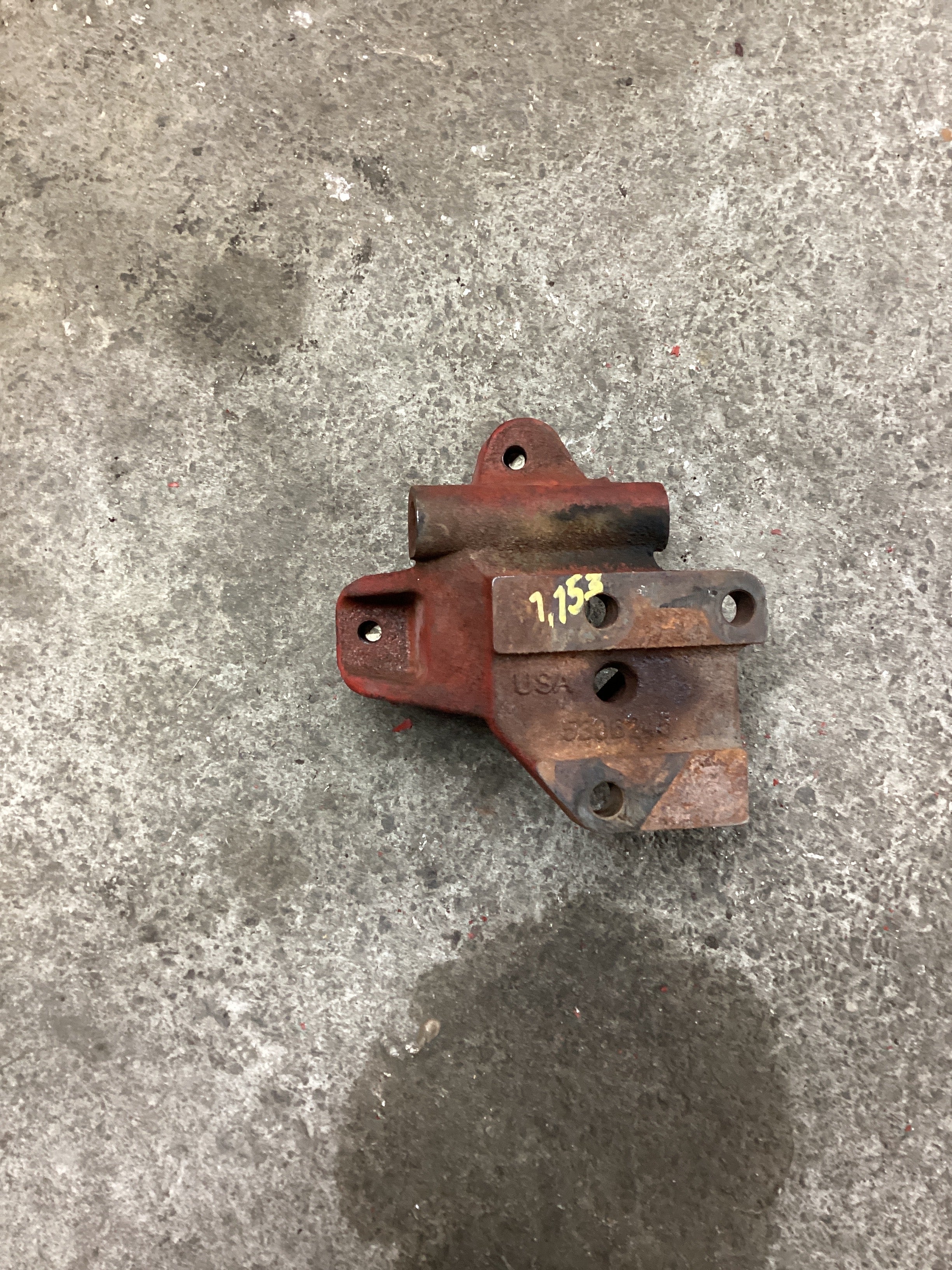 USED | ENGINE A/C COMPRESSOR BRACKET CUMMINS ISB 2012 | SKU1,153