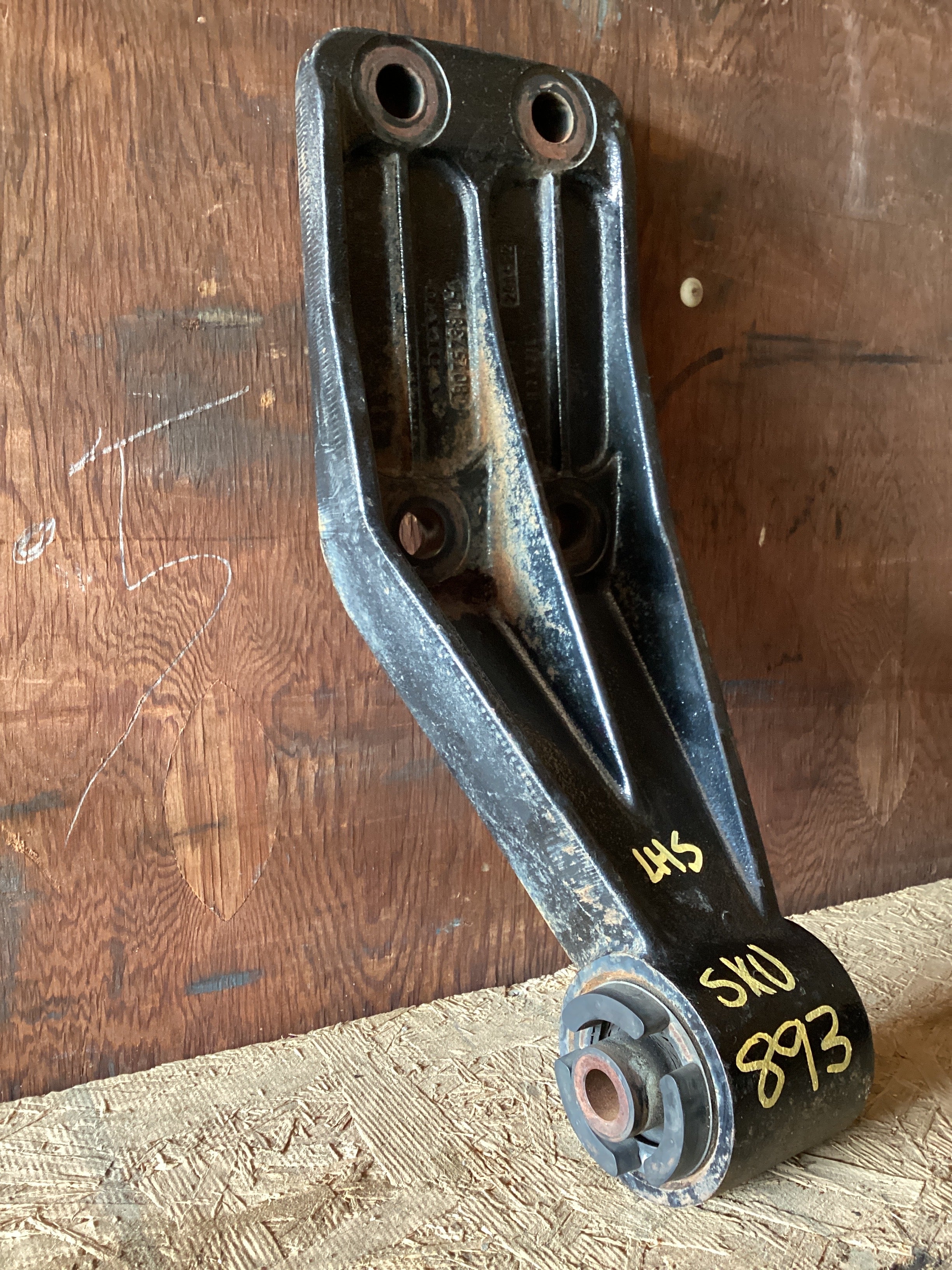 USED | CAB SUPPORT LHS VOLVO | SKU893