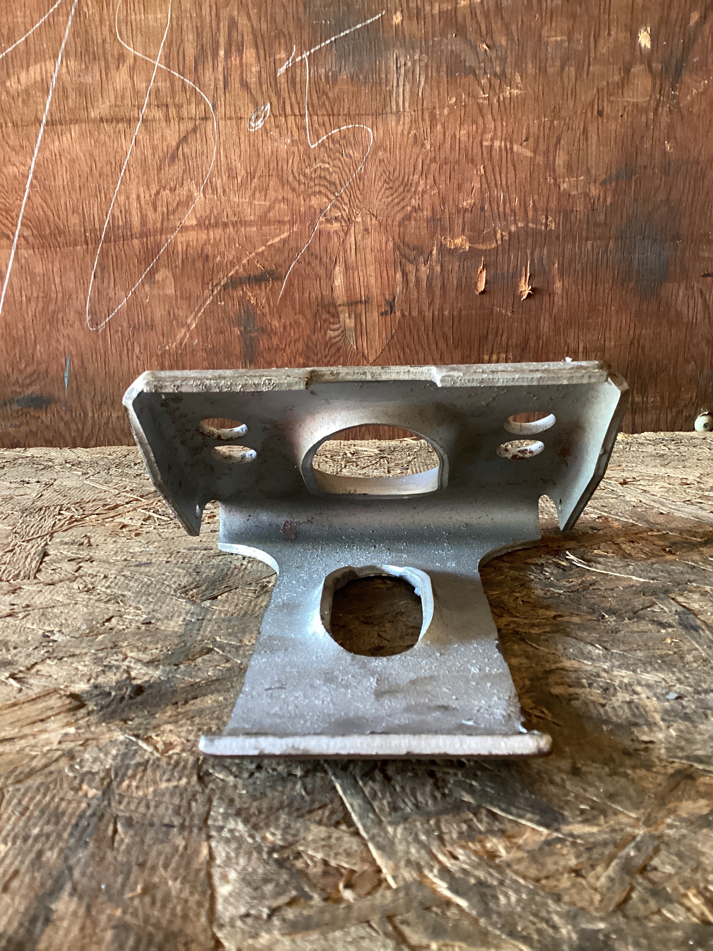 USED | AIR BRAKE CHAMBER BRACKET MERITOR| | SKU1,026