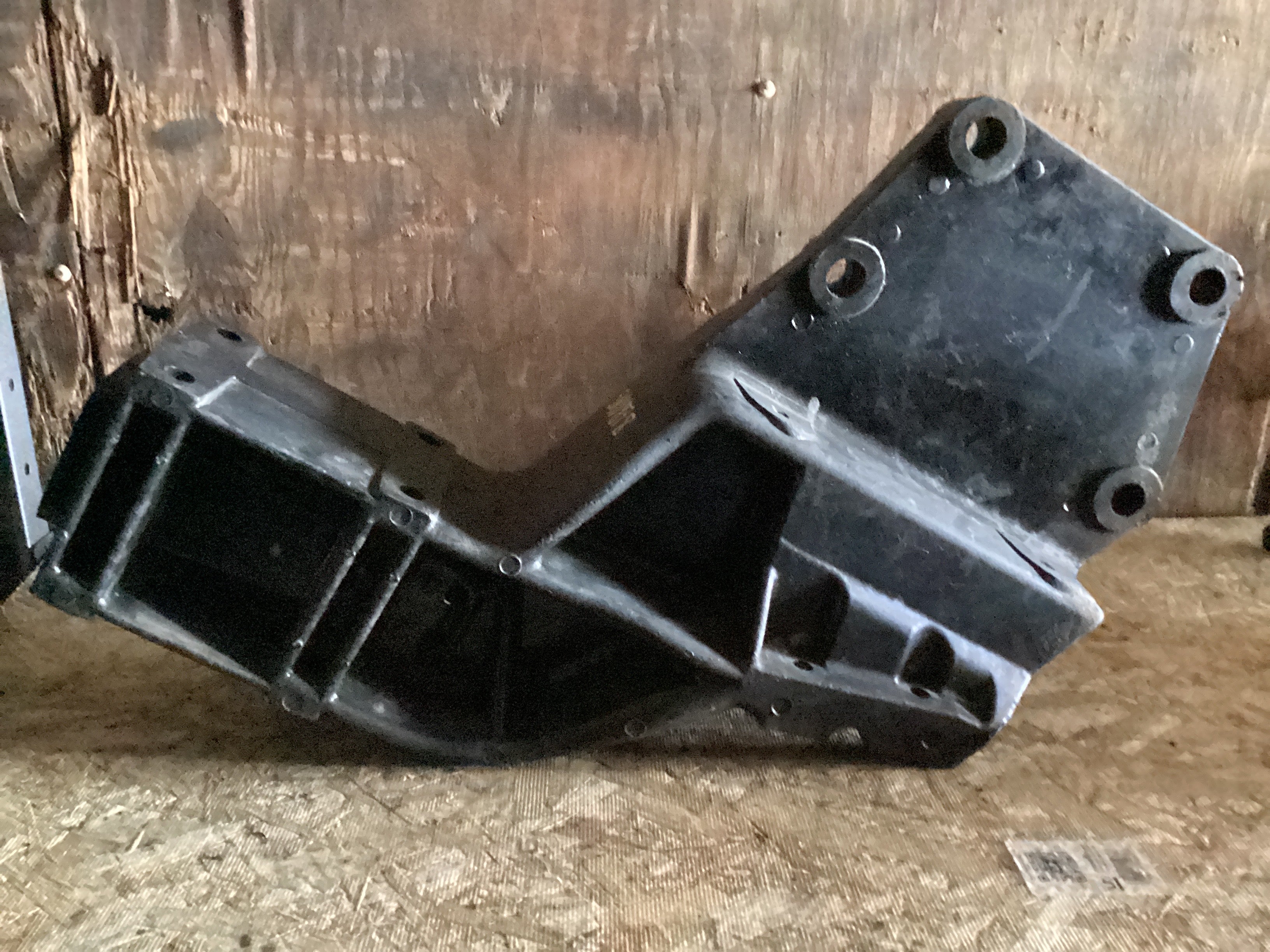 USED | FRONT SPRING DRIVE FRAME MOUNT RHS KENWORTH | SKU878